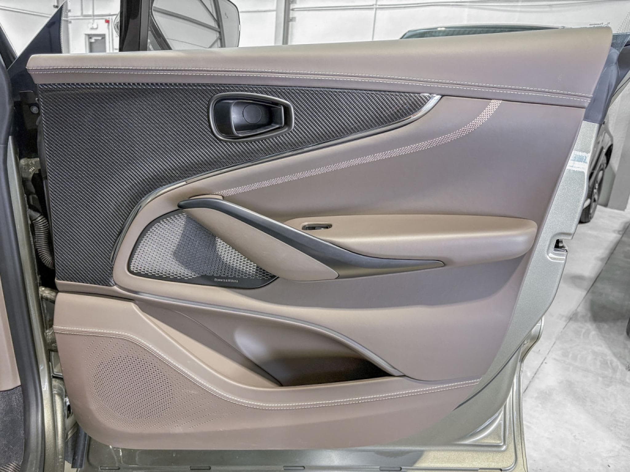 Aston-Martin DBX ASTON MARTIN DBX707 °FACELIFT° 4.0 V8 BITURBO - FULL CARBON (2025) - Photo 25