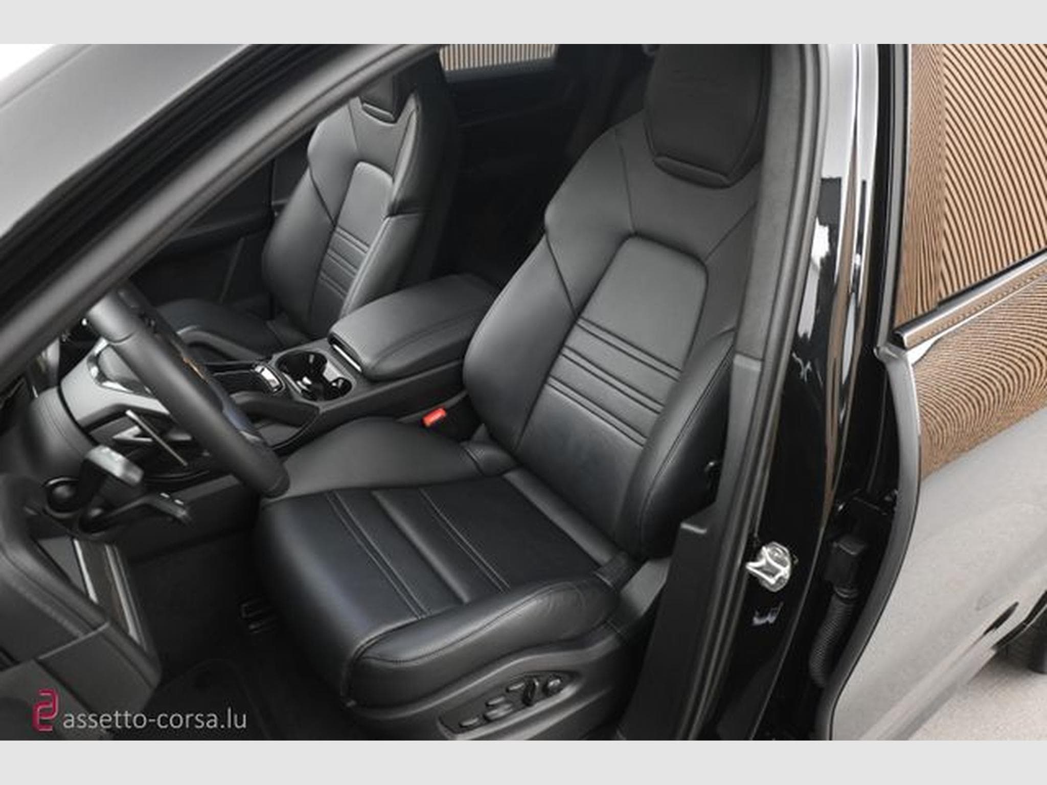 Porsche Cayenne Cayenne Turbo E-Hybrid Coupe*InnoDr*PCCB*PDCC (2024) - Photo 9