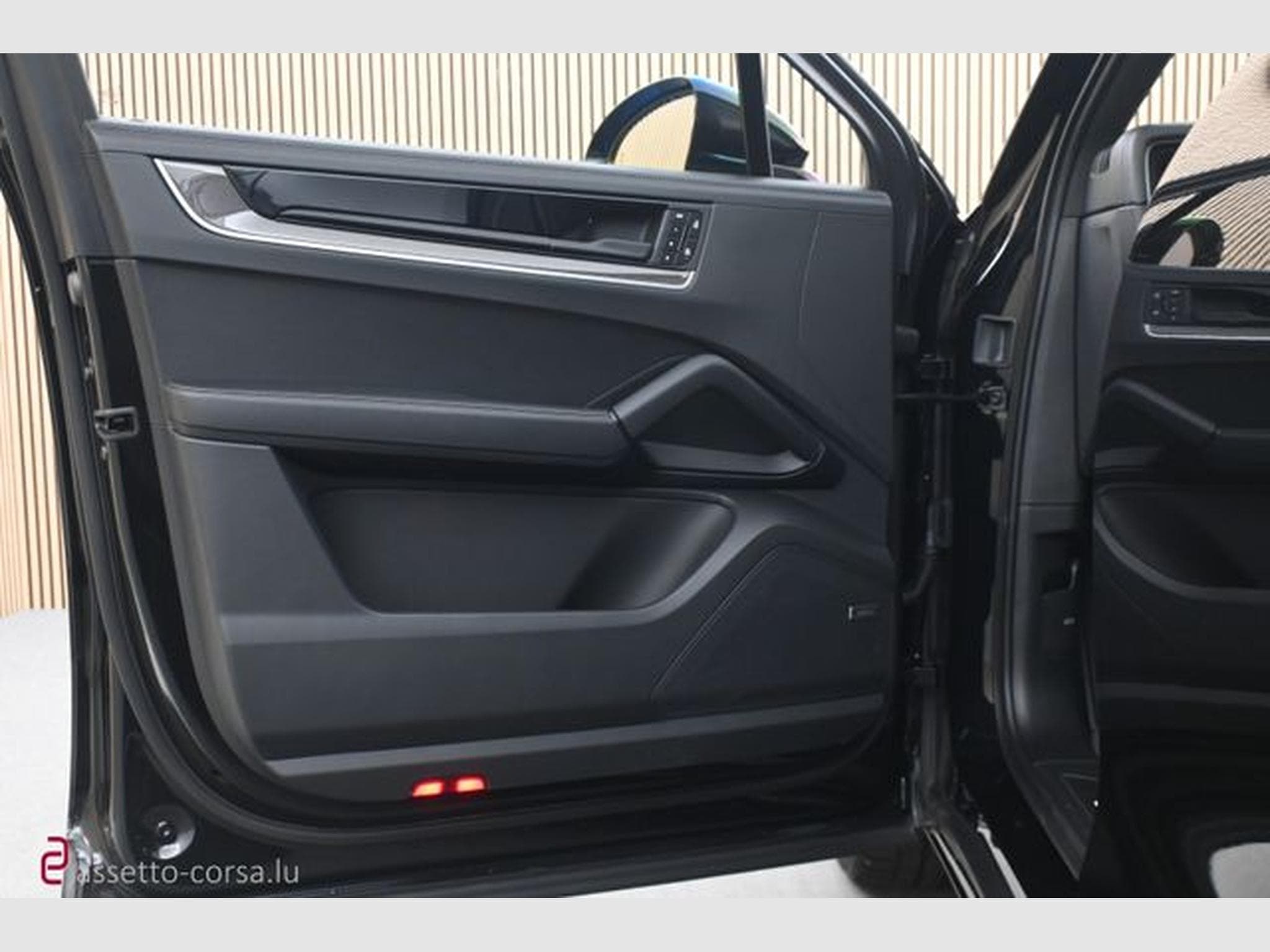 Porsche Cayenne Cayenne Turbo E-Hybrid Coupe*InnoDr*PCCB*PDCC (2024) - Photo 19