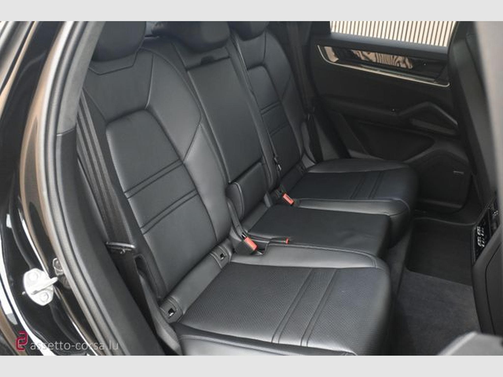 Porsche Cayenne Cayenne Turbo E-Hybrid Coupe*InnoDr*PCCB*PDCC (2024) - Photo 25