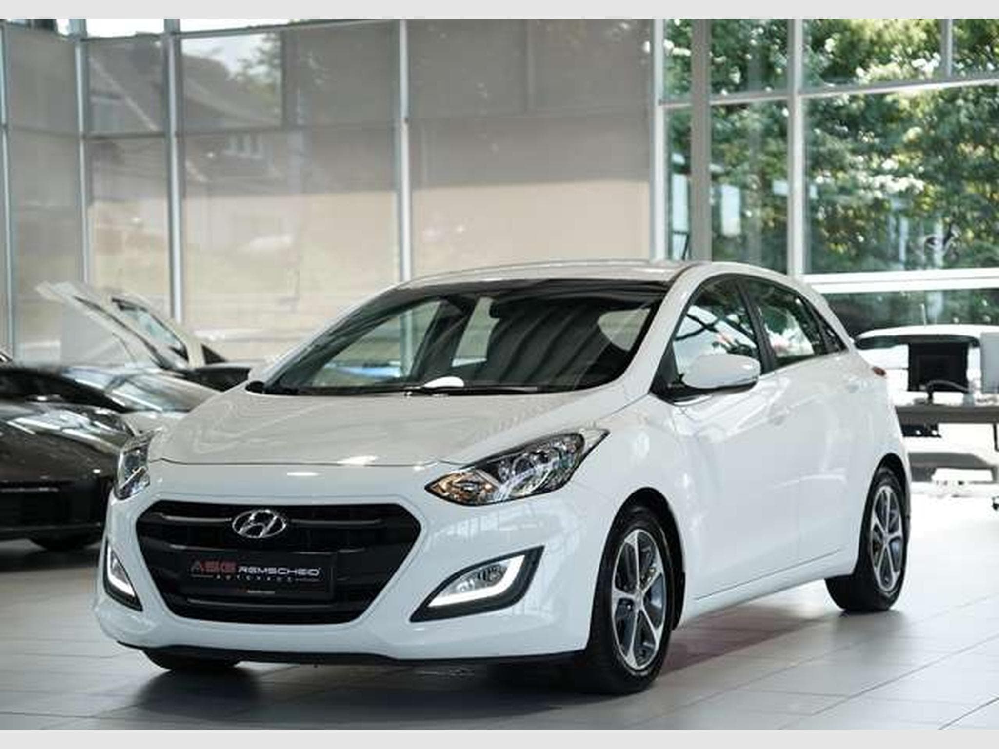 Hyundai i30 YES! *1.Hand *Tempomat *Navi *Bluetooth (2016) - Photo 4