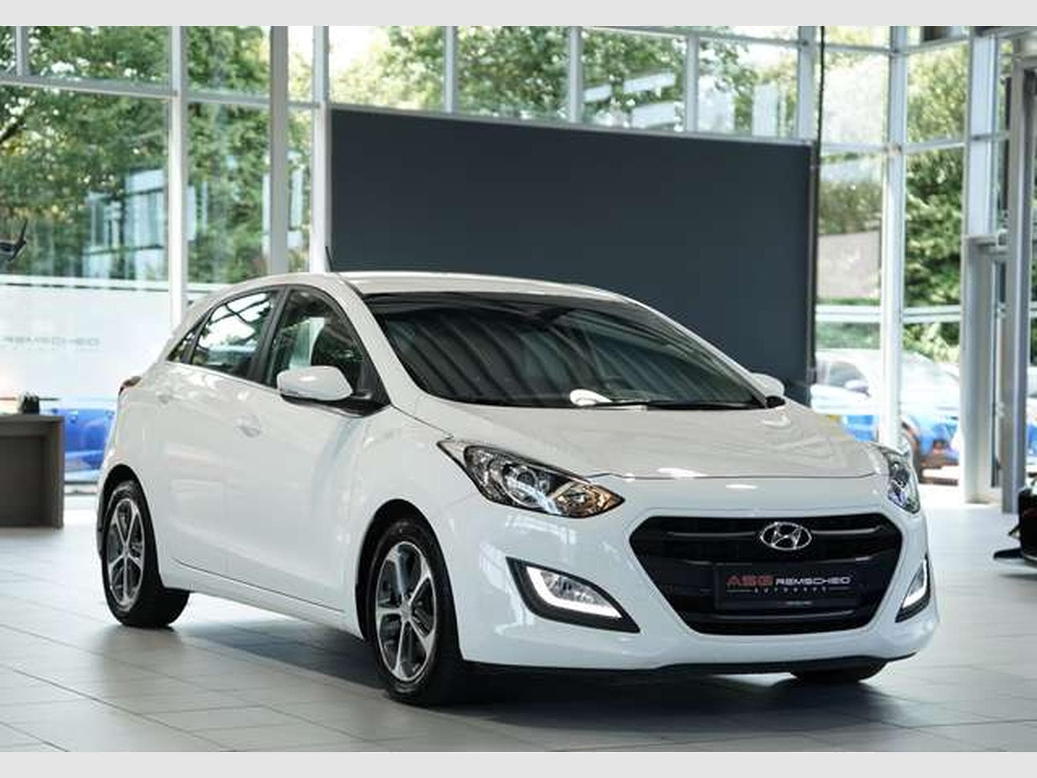 Hyundai i30 YES! *1.Hand *Tempomat *Navi *Bluetooth (2016) - Photo 5