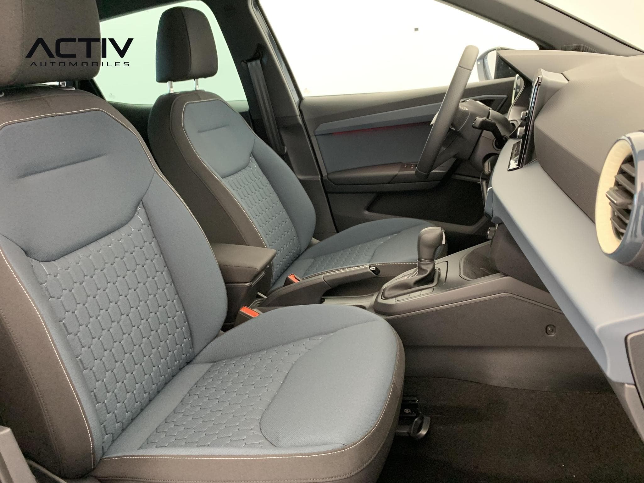 Seat Arona 1.0 TSI 115 ch Start/Stop DSG7 Copa (2026) - Foto 9