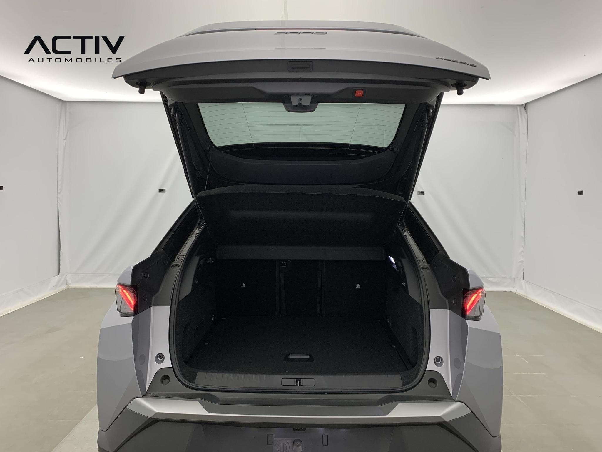 Peugeot 3008 Hybrid 145 e-DCS6 GT (2025) - Photo 11