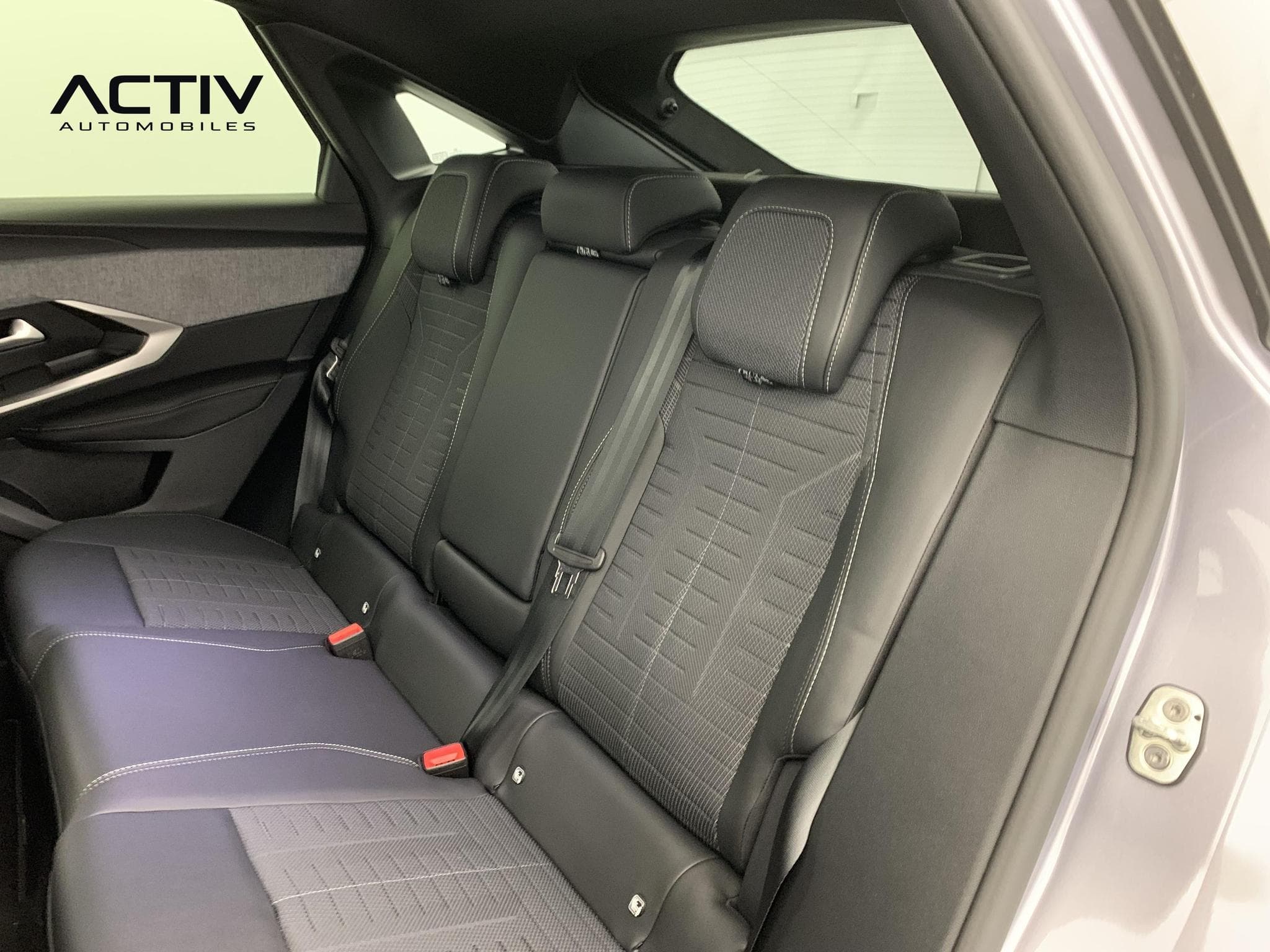 Peugeot 3008 Hybrid 145 e-DCS6 GT (2025) - Photo 18