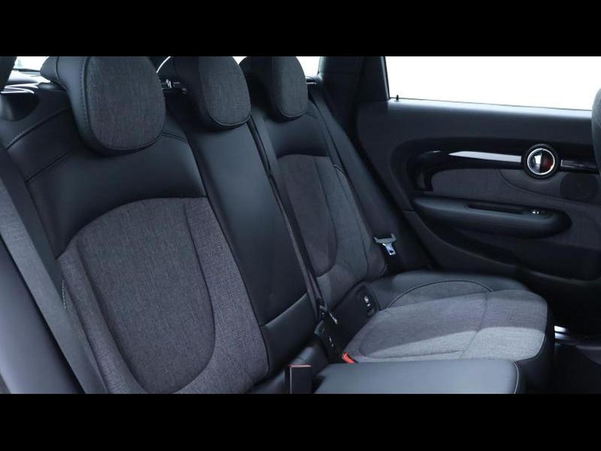 MINI One 1.5 102 Steptronic (2020) - Photo 16