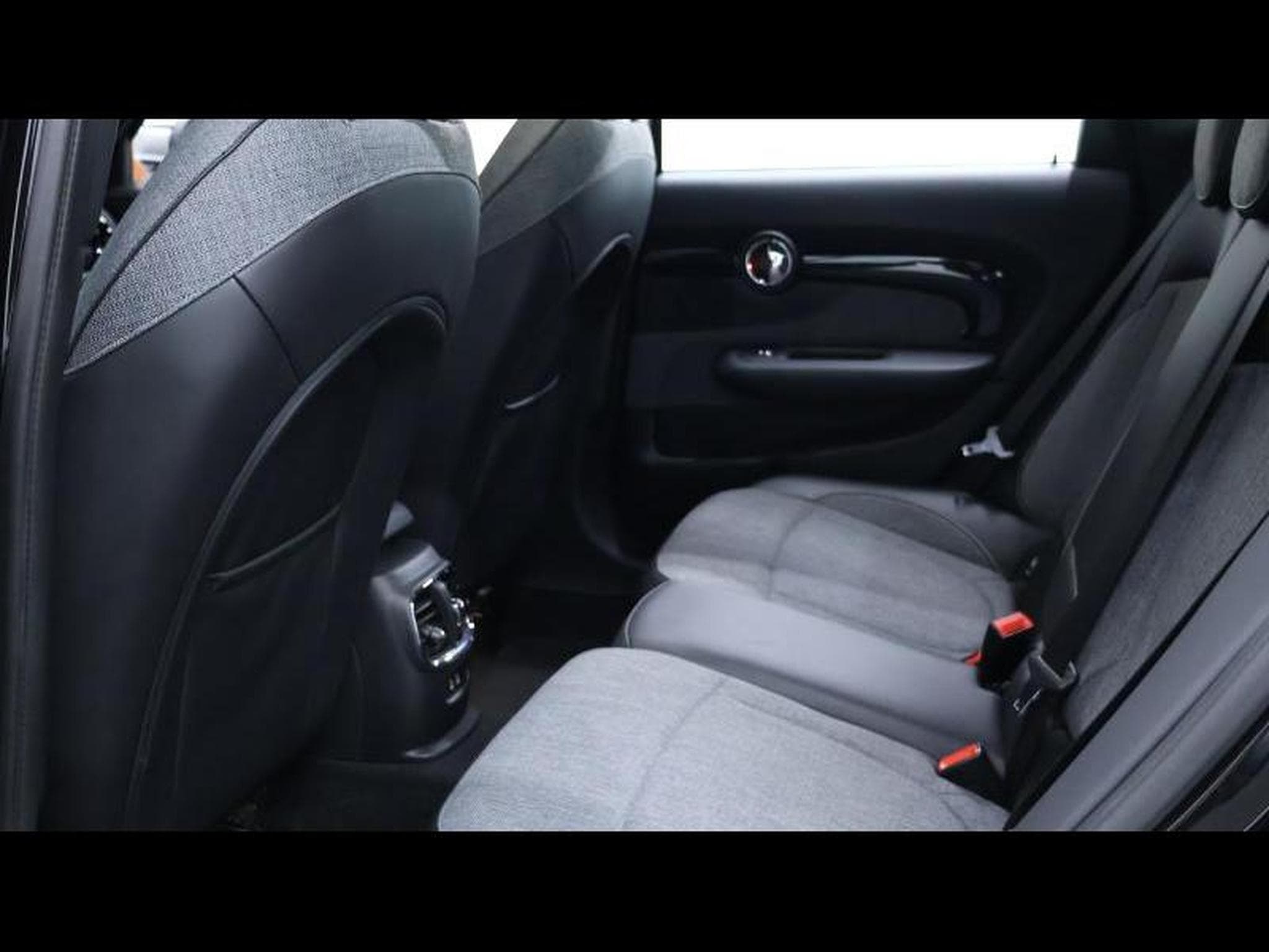 MINI One 1.5 102 Steptronic (2020) - Photo 19