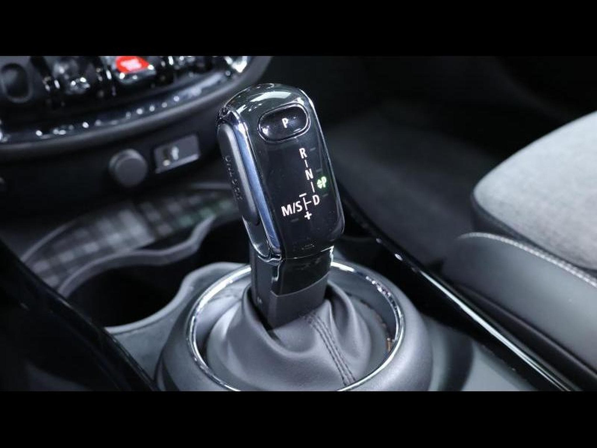MINI One 1.5 102 Steptronic (2020) - Photo 28