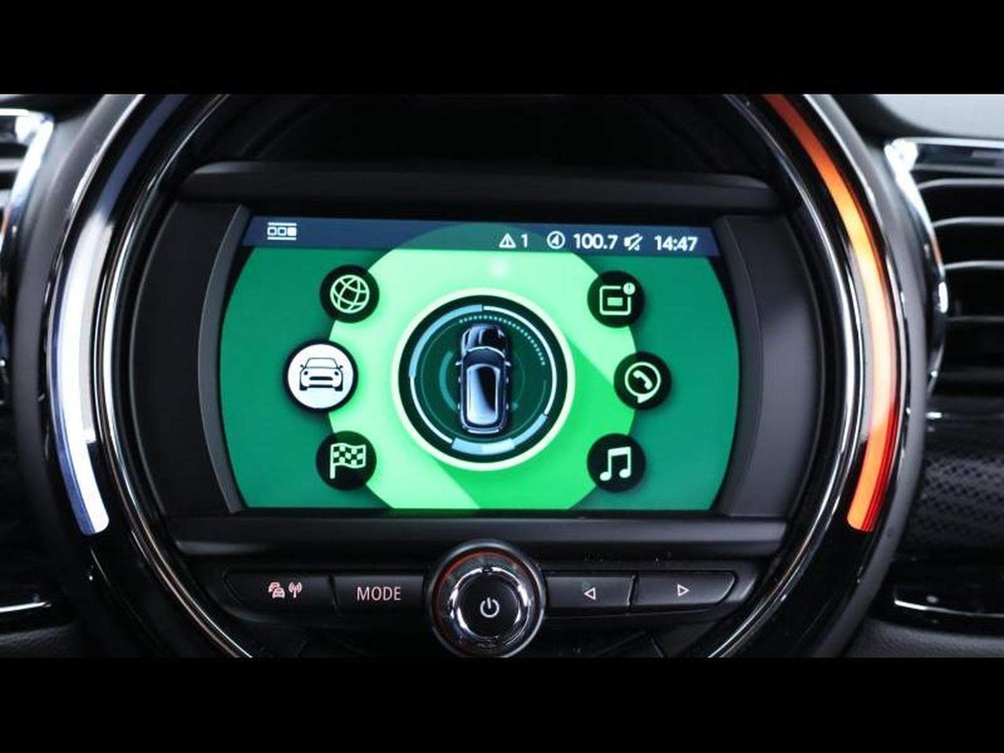 MINI One 1.5 102 Steptronic (2020) - Photo 30