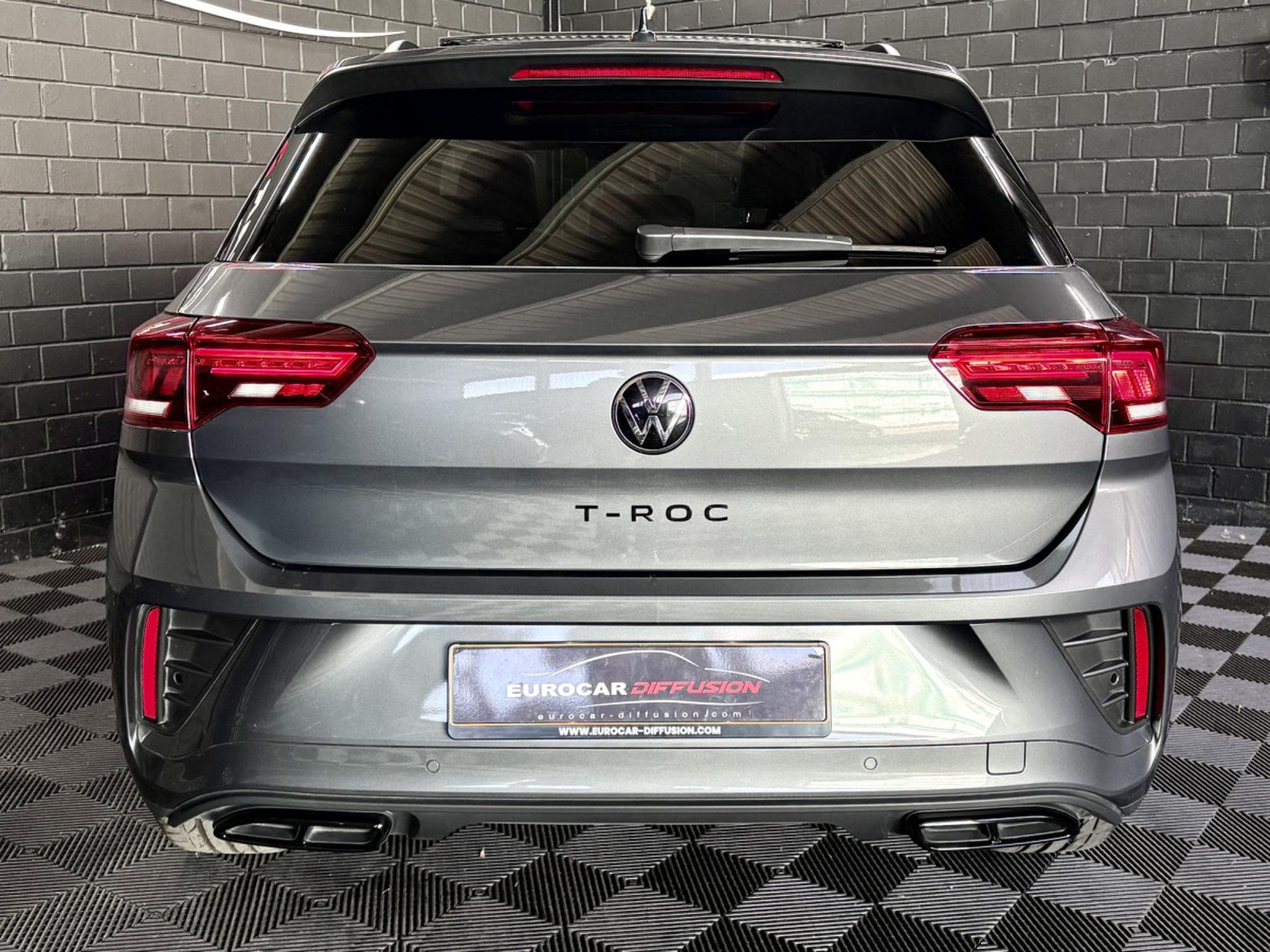 VW T-Roc R-Line Black Edition 1.5 TSI 150 CV DSG7 *PANO* BLACK* CAM * (2025) - Foto 5
