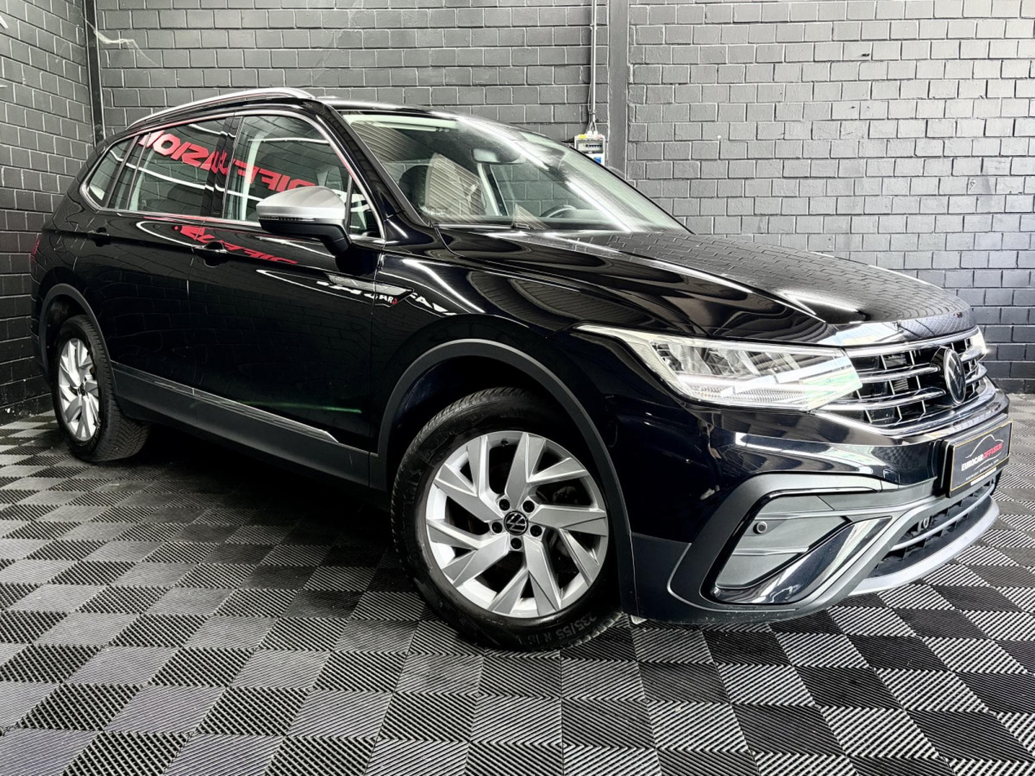 VW Tiguan Life 1.5 TSI 150 CV DSG7 *7 PLACES *ATTELAGE* *HAYON* (2025) - Foto 3