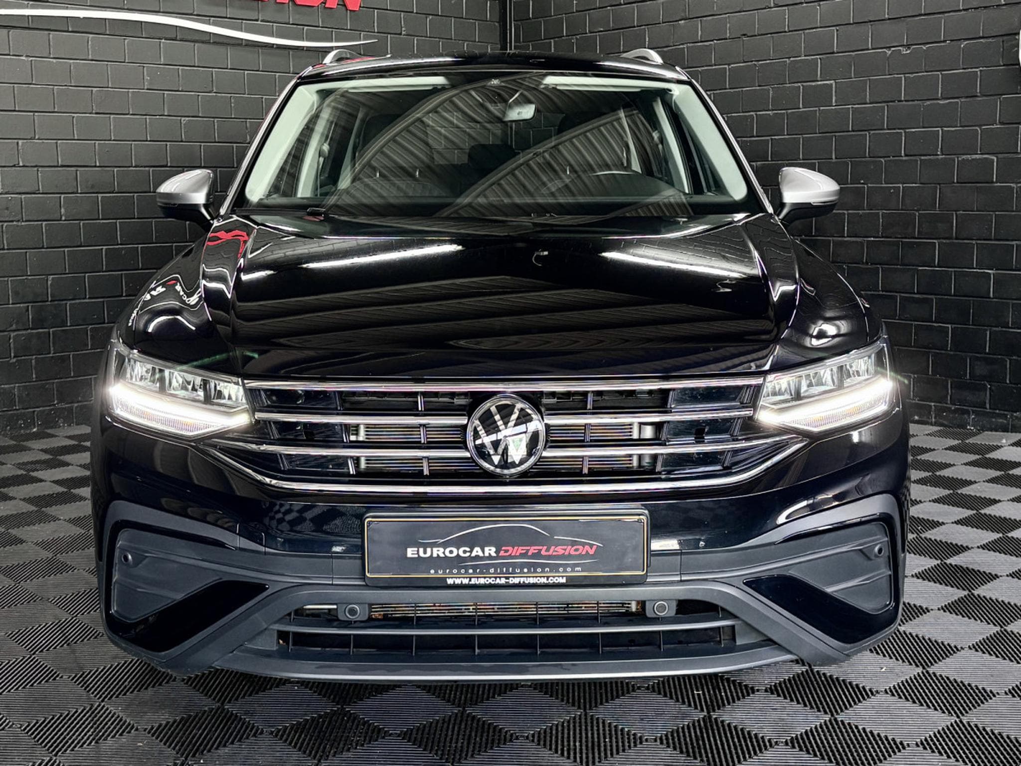 VW Tiguan Life 1.5 TSI 150 CV DSG7 *7 PLACES *ATTELAGE* *HAYON* (2025) - Foto 2