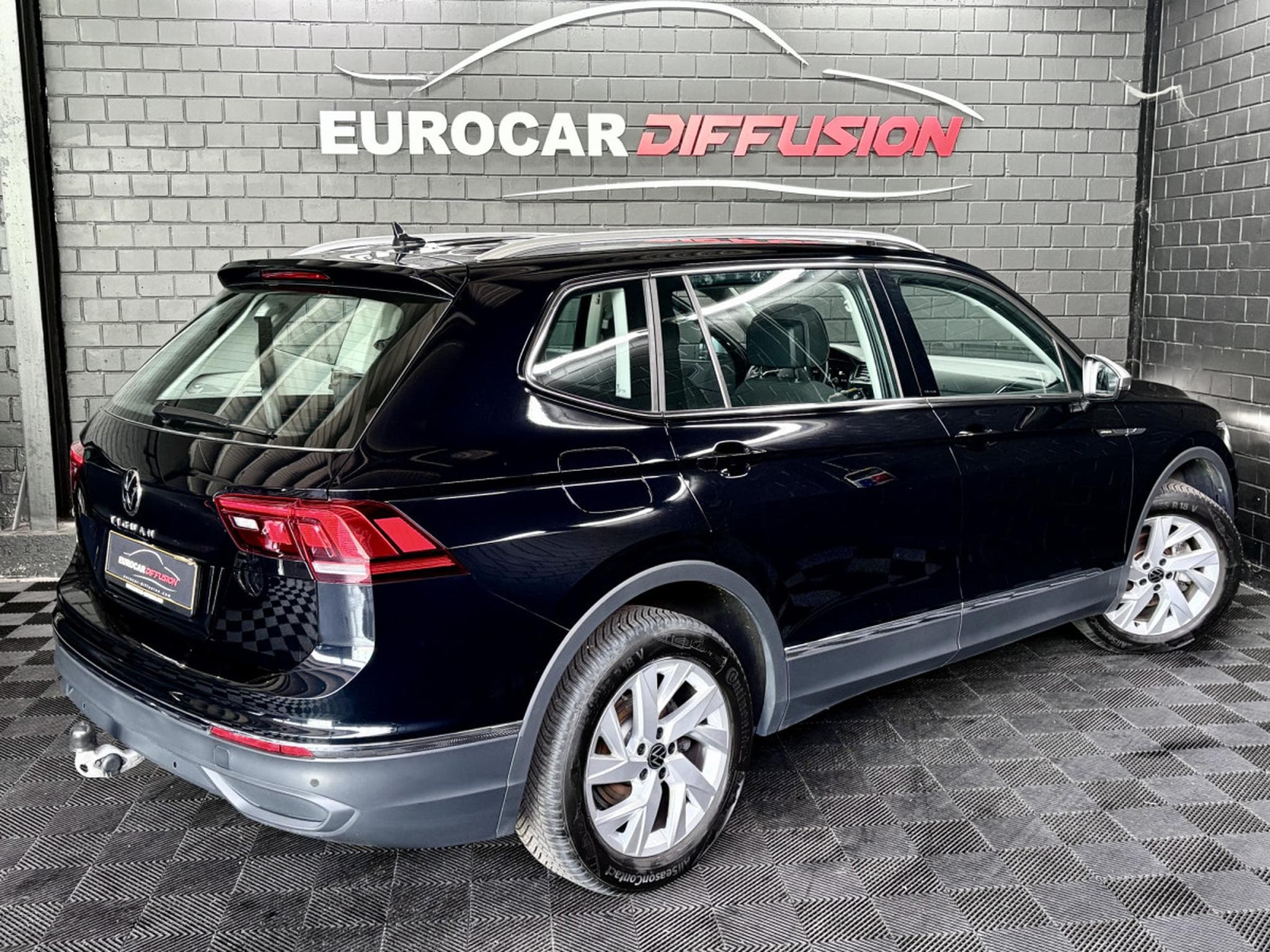 VW Tiguan Life 1.5 TSI 150 CV DSG7 *7 PLACES *ATTELAGE* *HAYON* (2025) - Foto 6