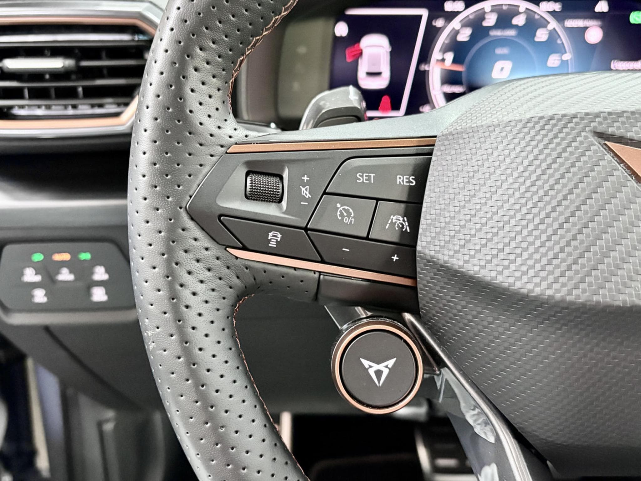 Cupra Leon VZ 2.0 TSI 300CV *PANO *VSS* BEATS * CAM *  MATRIX * (2024) - Foto 12