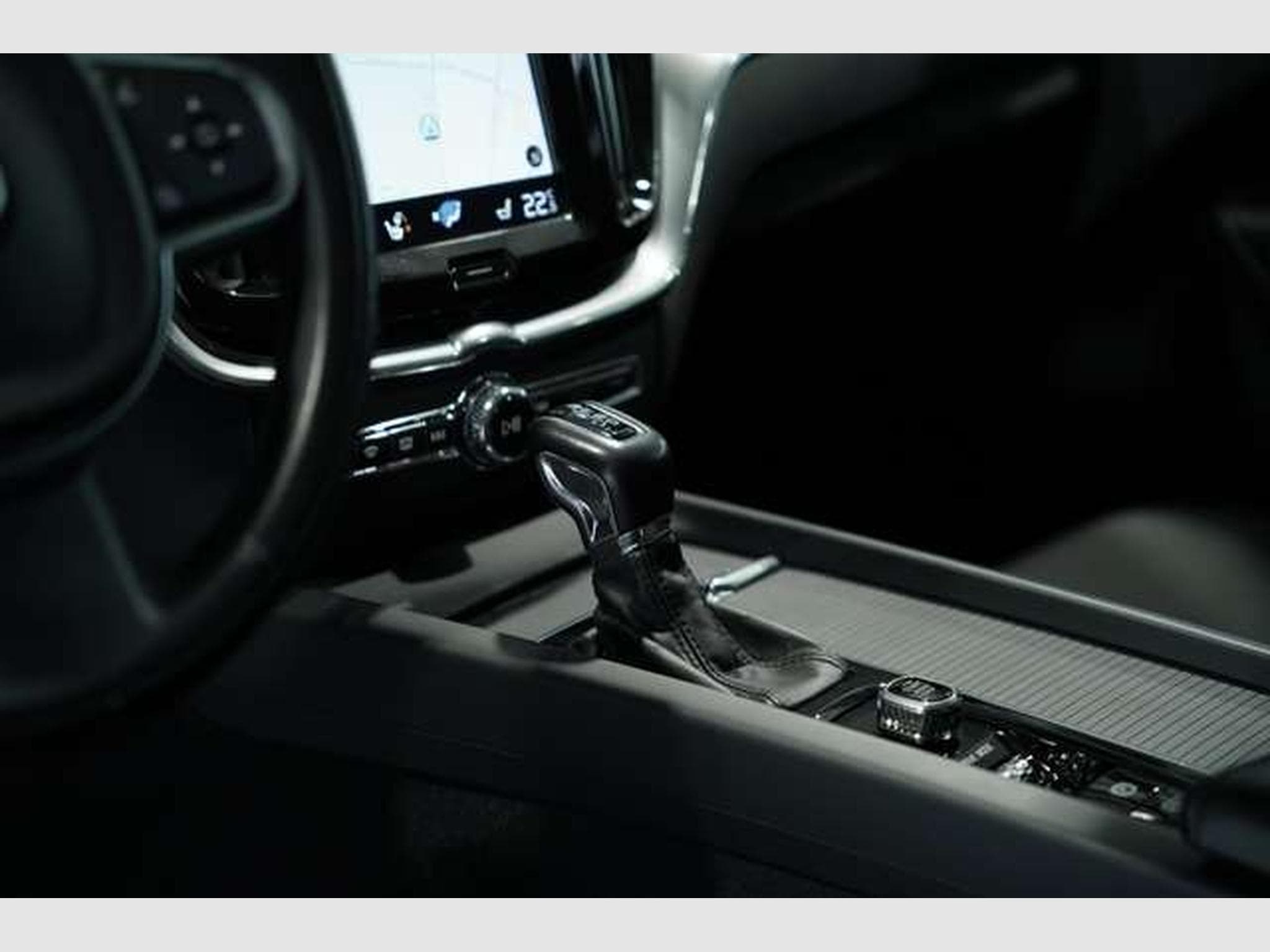 Volvo XC60 Momentum 2WD *H-UP *Kamera *Digital *Navi (2018) - Photo 20