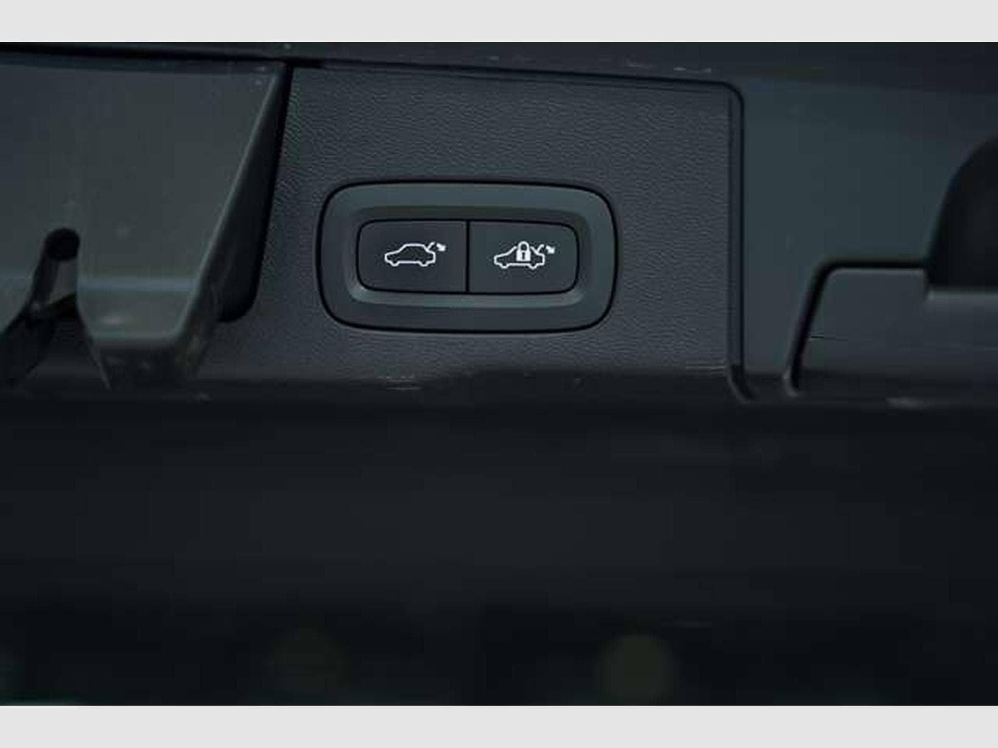 Volvo XC60 Momentum 2WD *H-UP *Kamera *Digital *Navi (2018) - Photo 36
