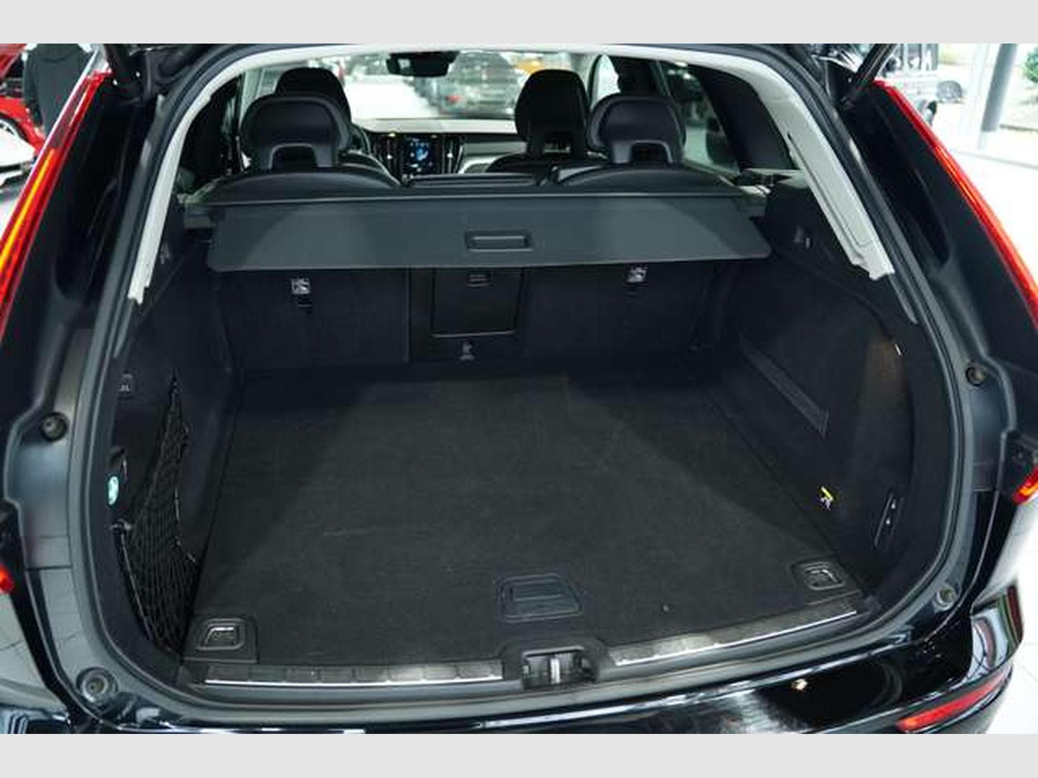 Volvo XC60 Momentum 2WD *H-UP *Kamera *Digital *Navi (2018) - Photo 35
