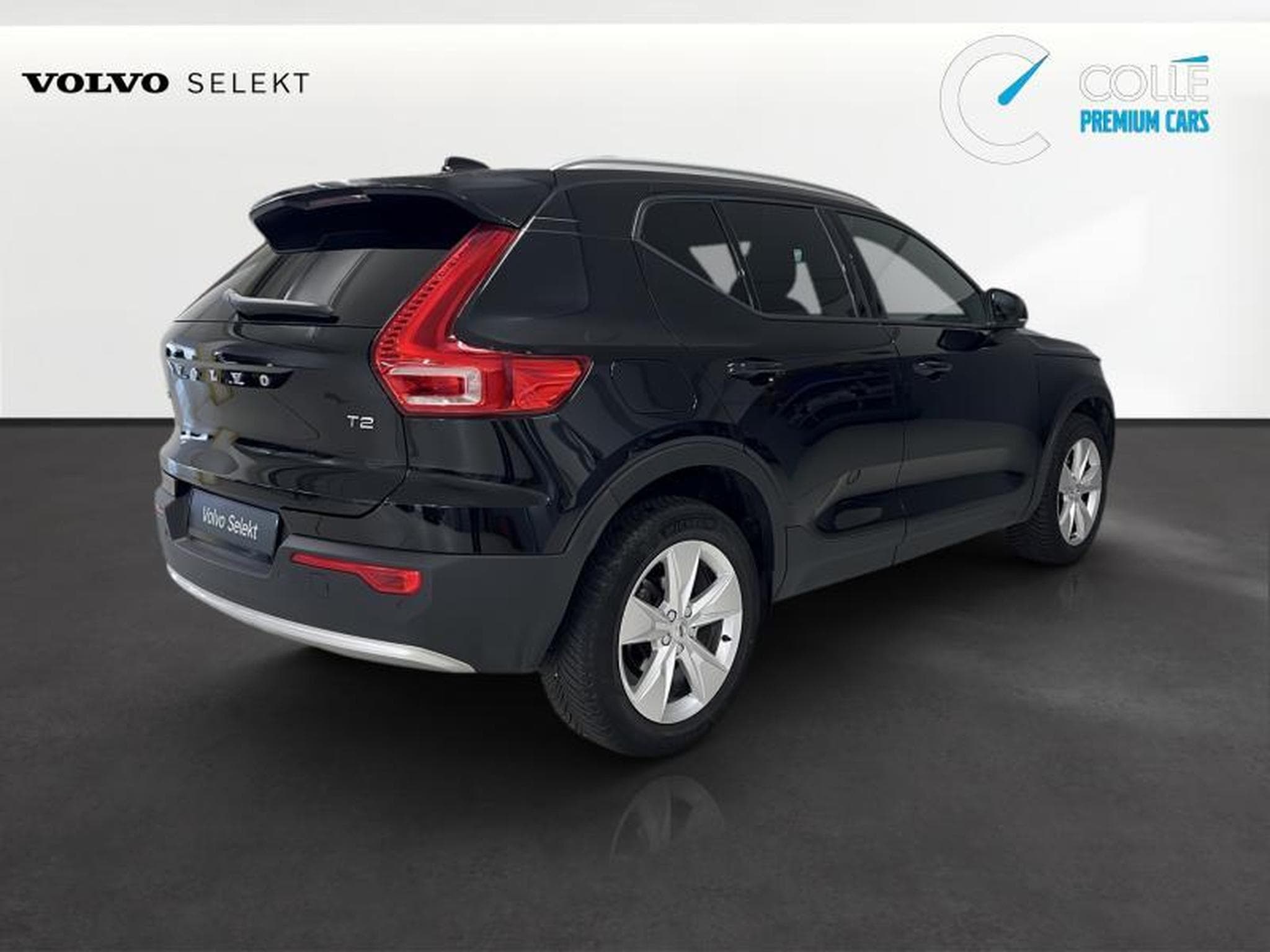 Volvo XC40 Core (2023) - Photo 2