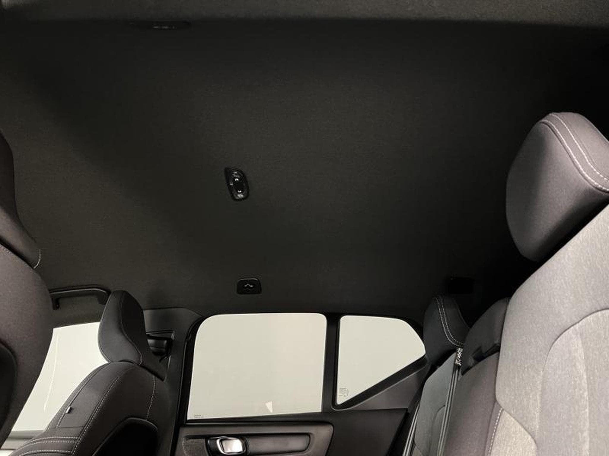 Volvo XC40 Core (2023) - Photo 15