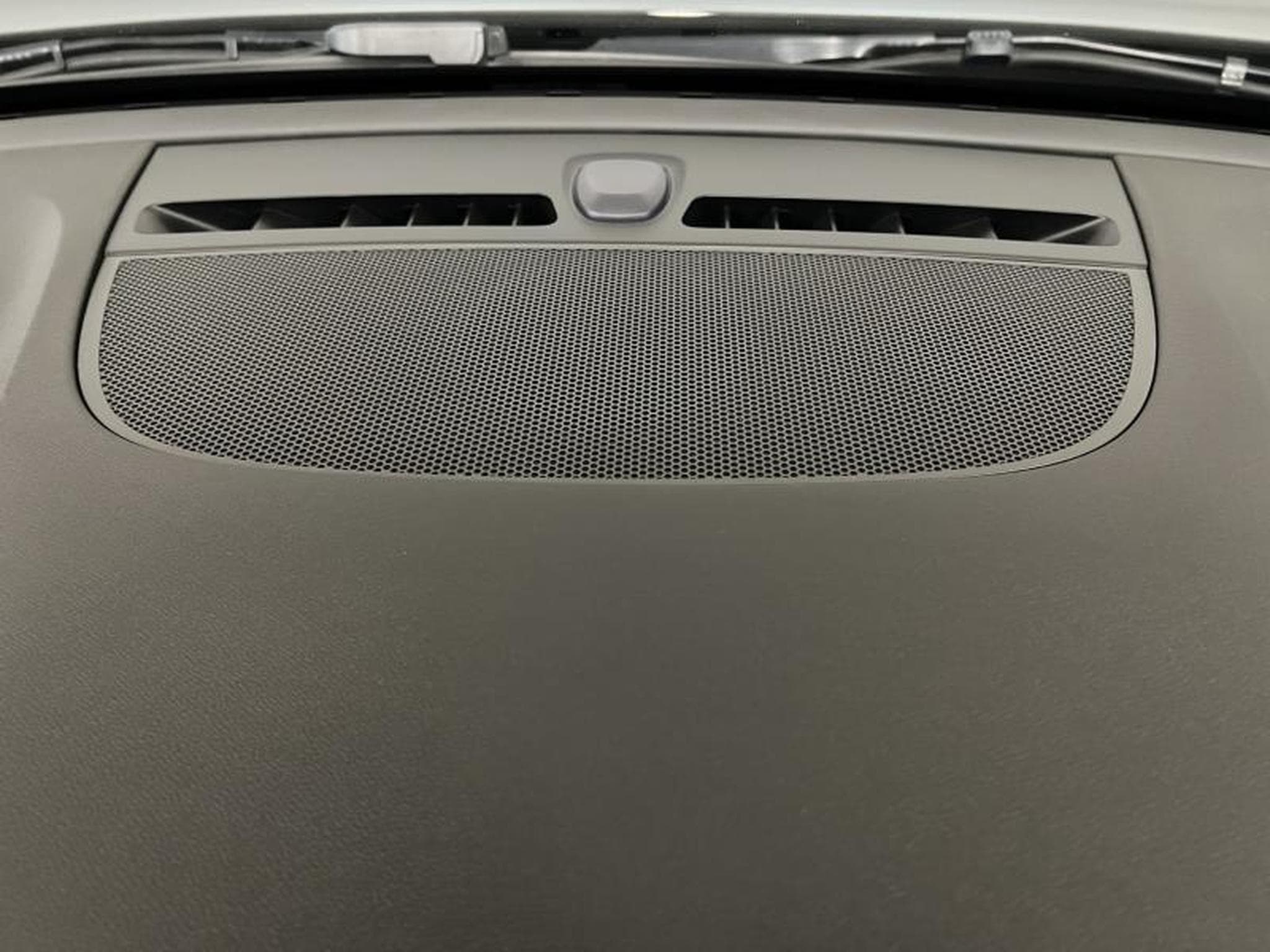 Volvo XC40 Core (2023) - Photo 14