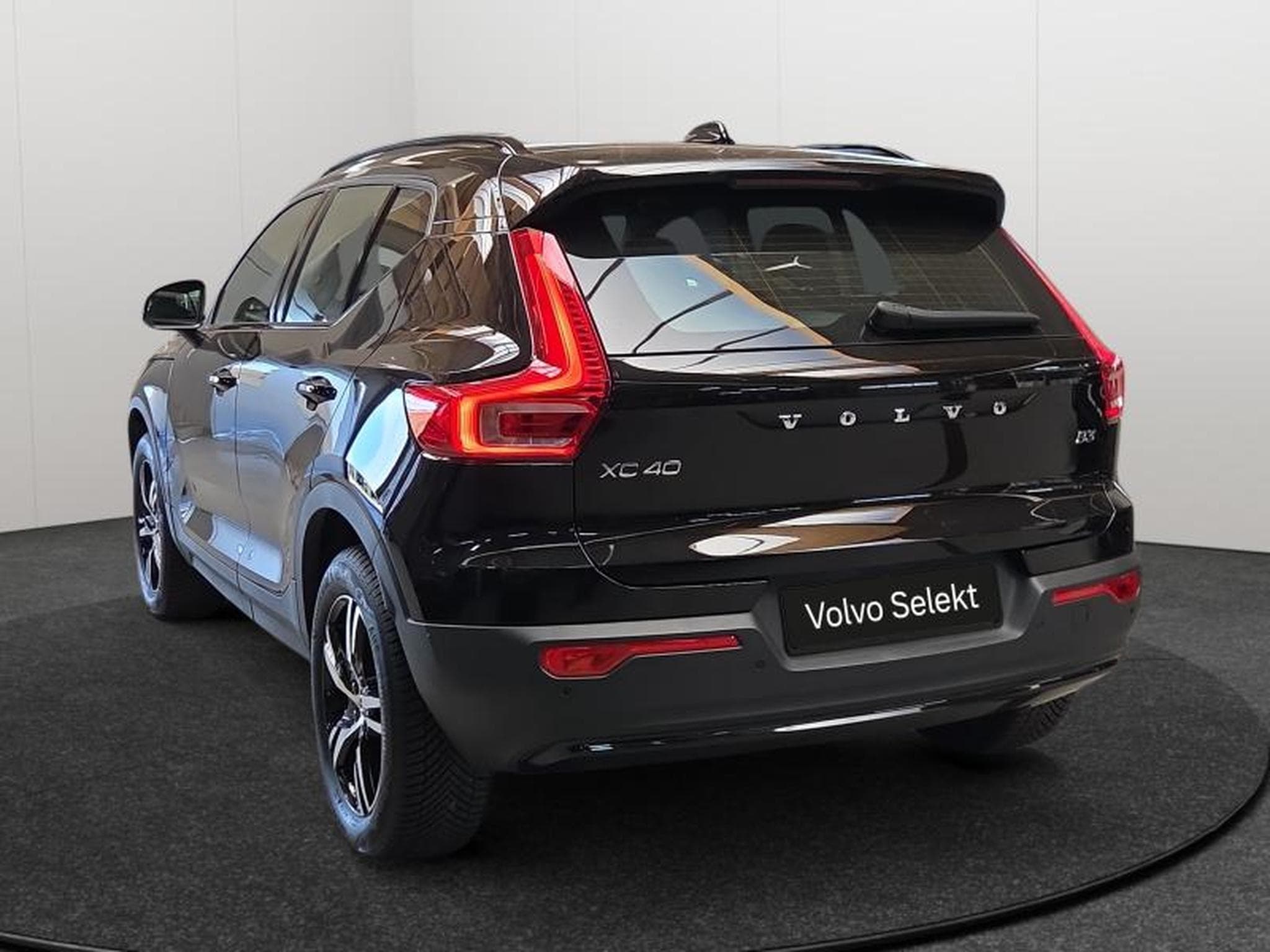 Volvo XC40 B3 Plus Dark / Essence 2026 (2025) - Photo 3