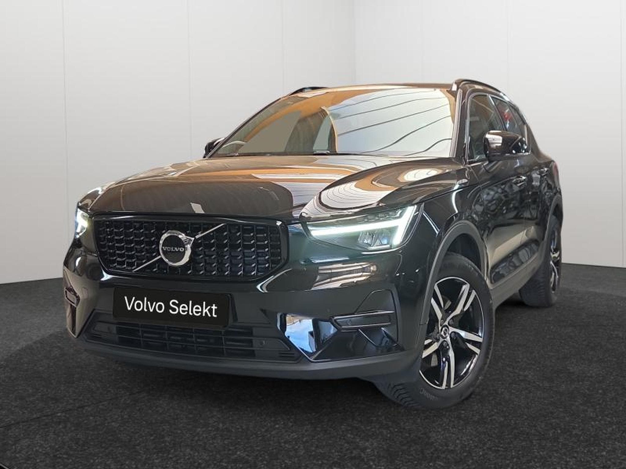 Volvo XC40 B3 Plus Dark / Essence 2026 (2025) - Photo 1