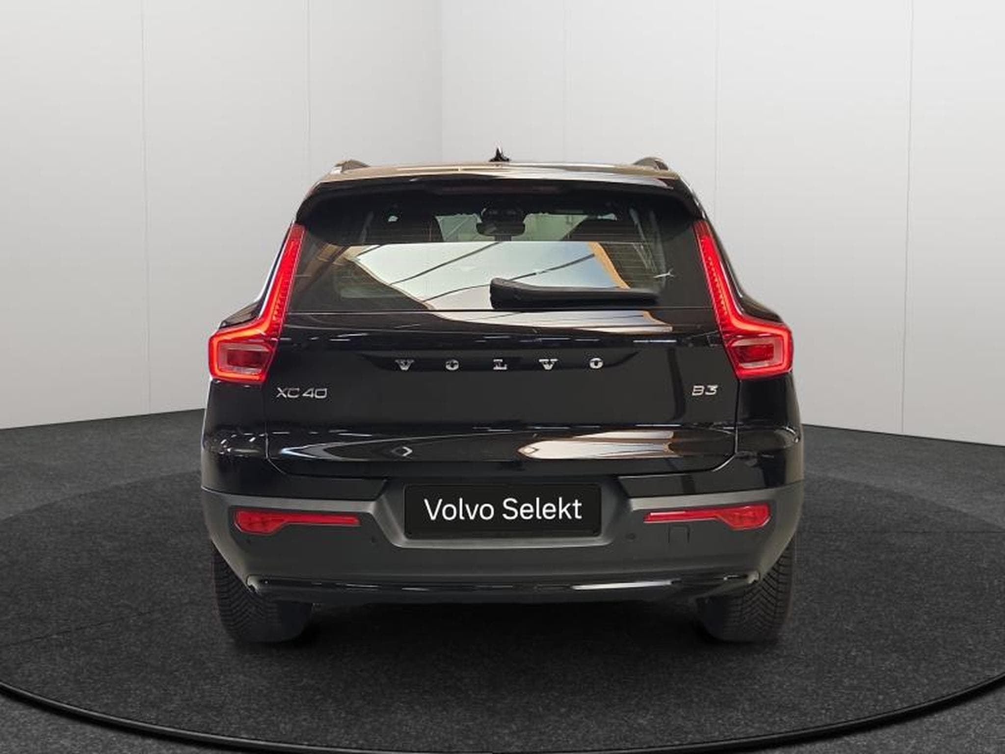 Volvo XC40 B3 Plus Dark / Essence 2026 (2025) - Photo 4