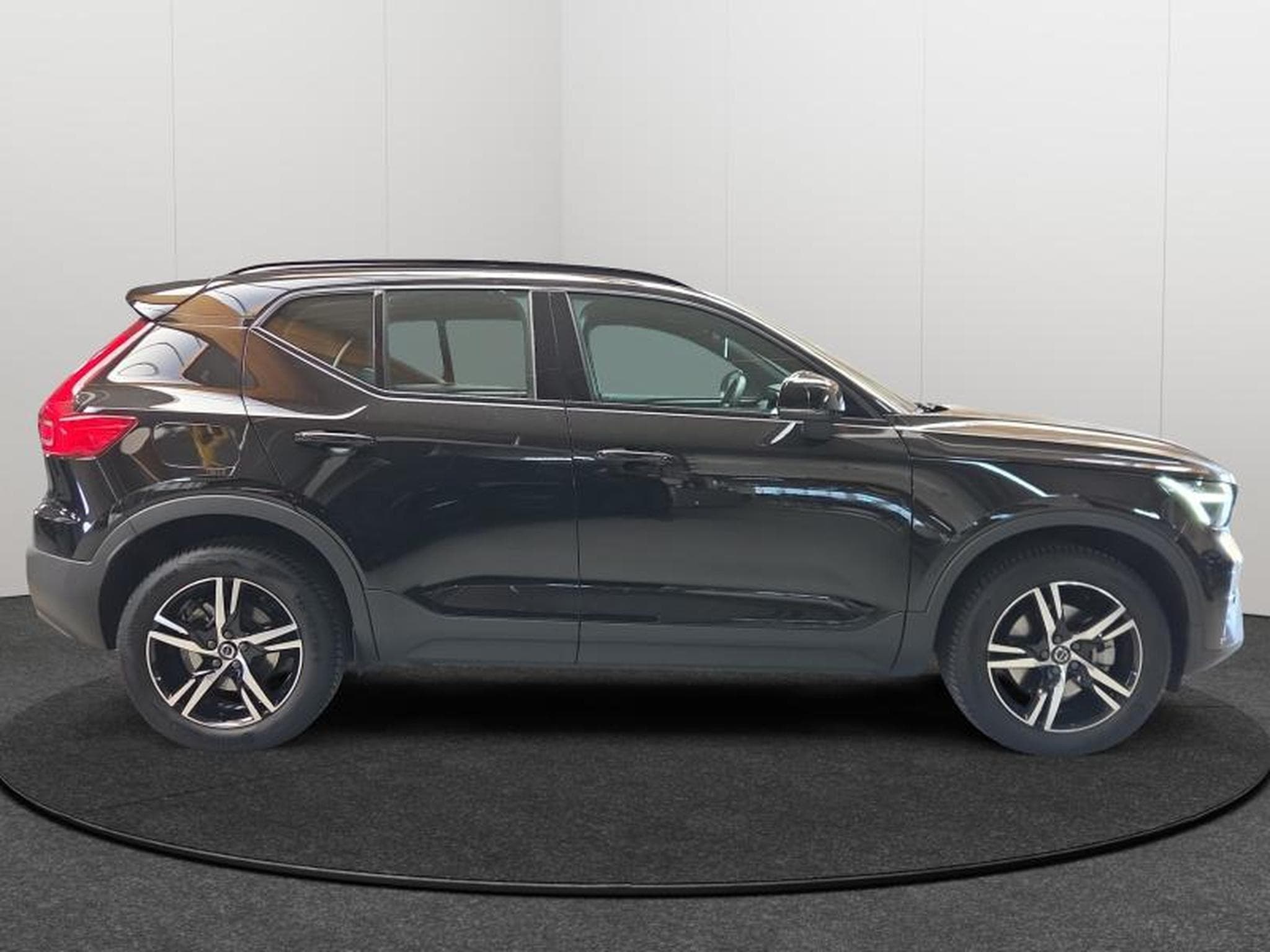 Volvo XC40 B3 Plus Dark / Essence 2026 (2025) - Photo 6
