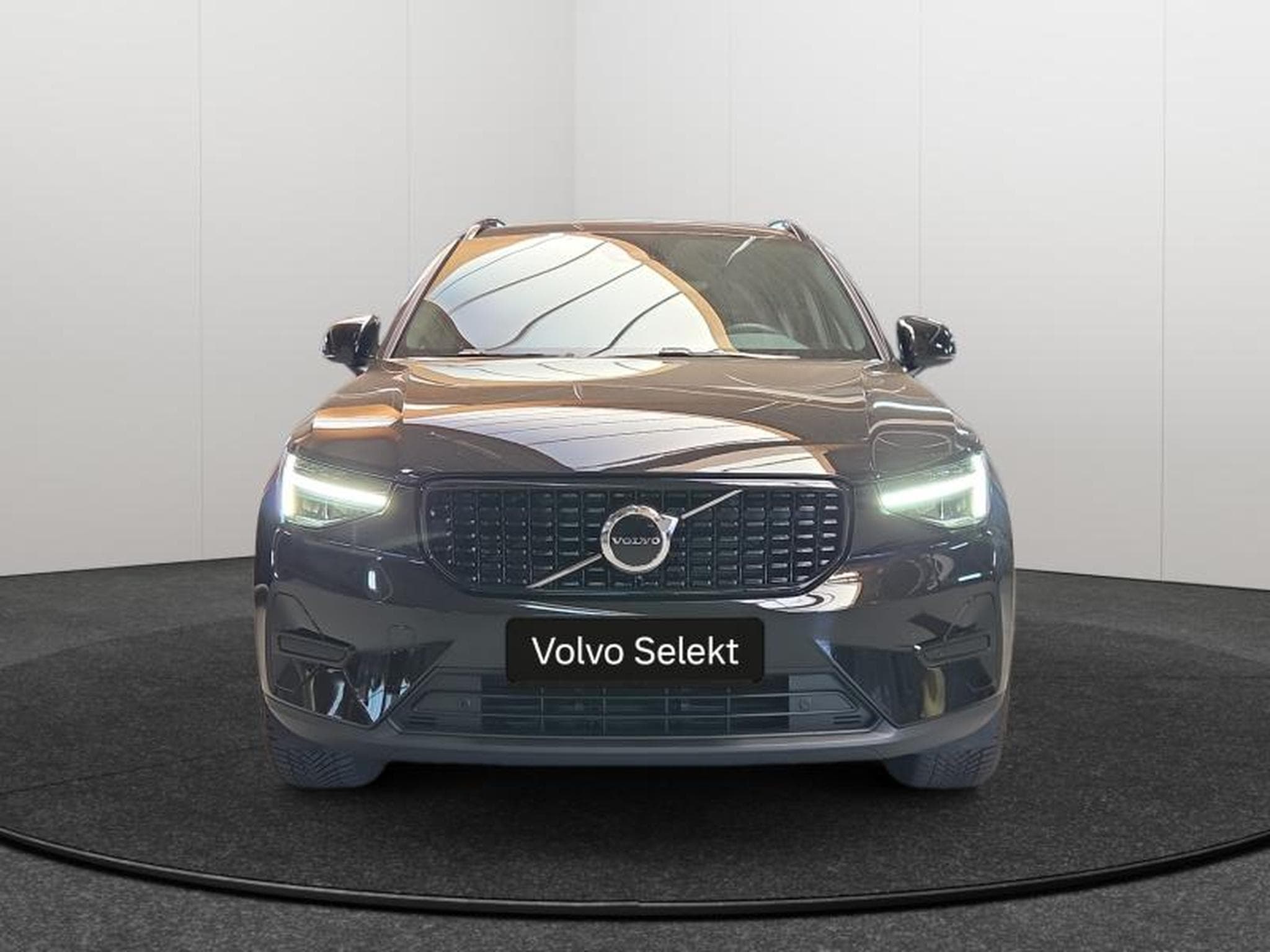 Volvo XC40 B3 Plus Dark / Essence 2026 (2025) - Photo 8