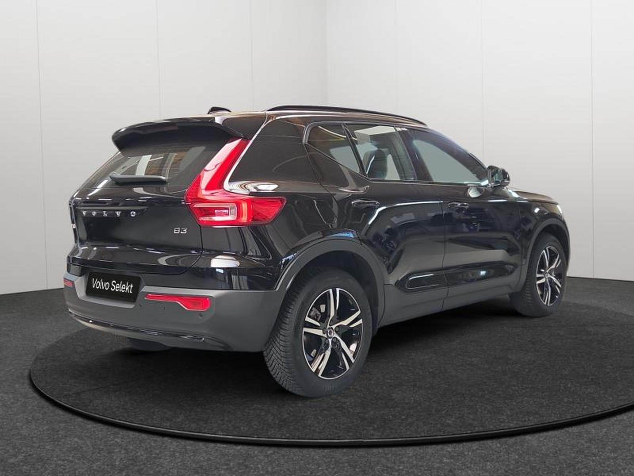 Volvo XC40 B3 Plus Dark / Essence 2026 (2025) - Photo 5
