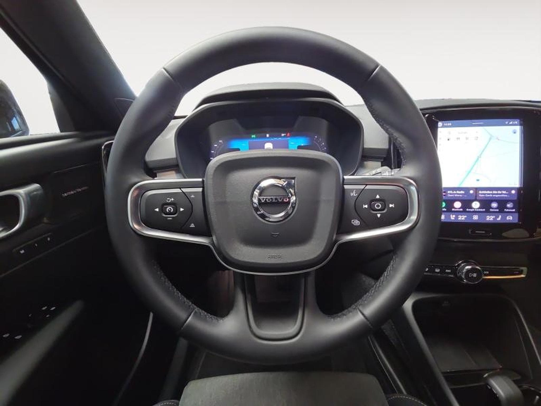 Volvo XC40 B3 Plus Dark / Essence 2026 (2025) - Photo 12