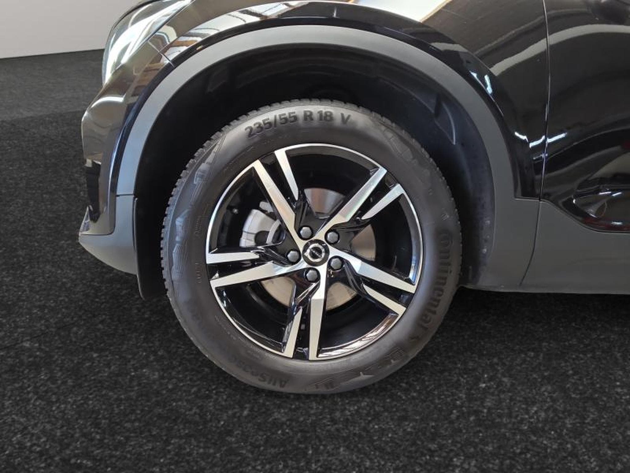 Volvo XC40 B3 Plus Dark / Essence 2026 (2025) - Photo 14