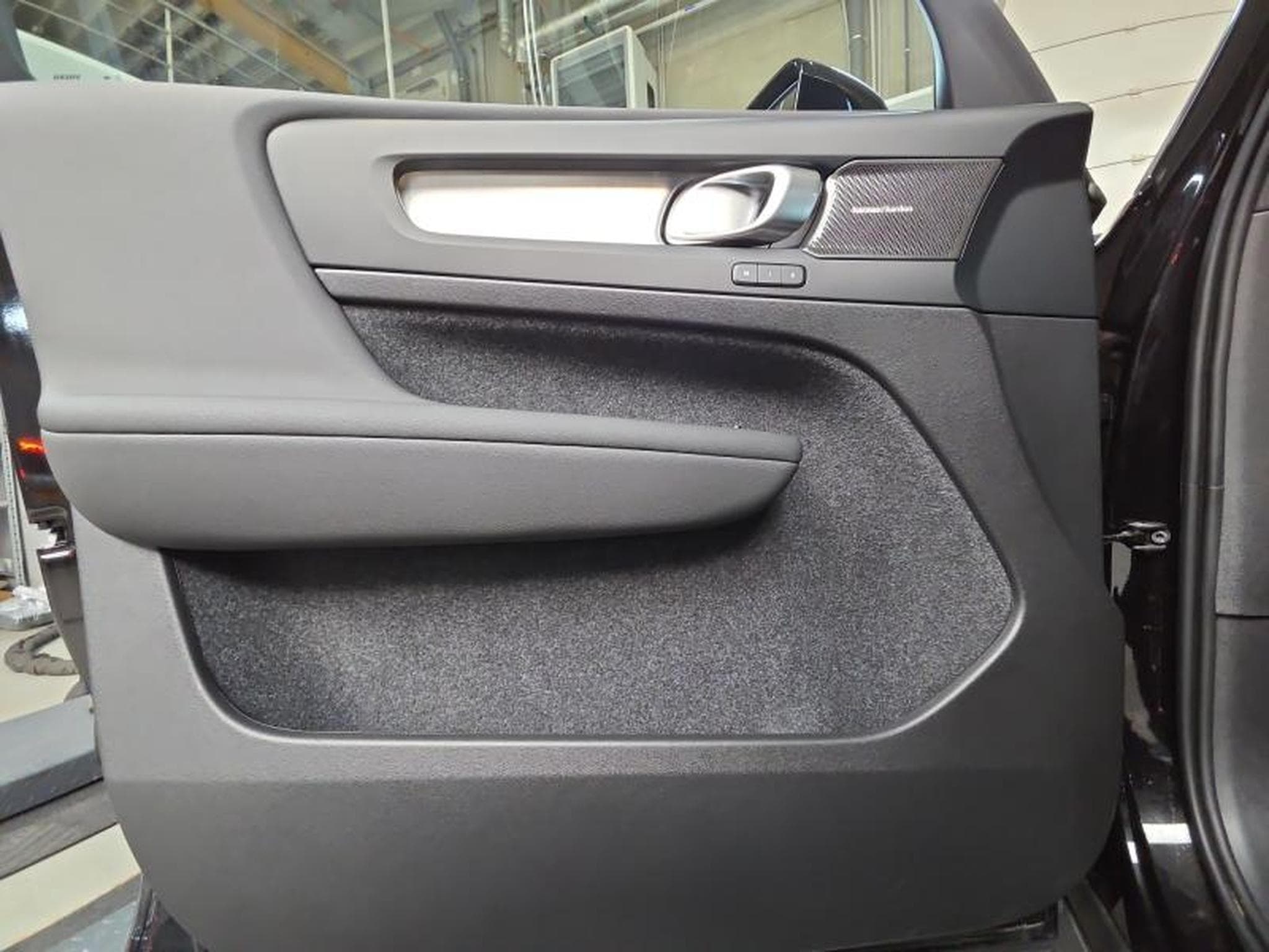 Volvo XC40 B3 Plus Dark / Essence 2026 (2025) - Photo 20
