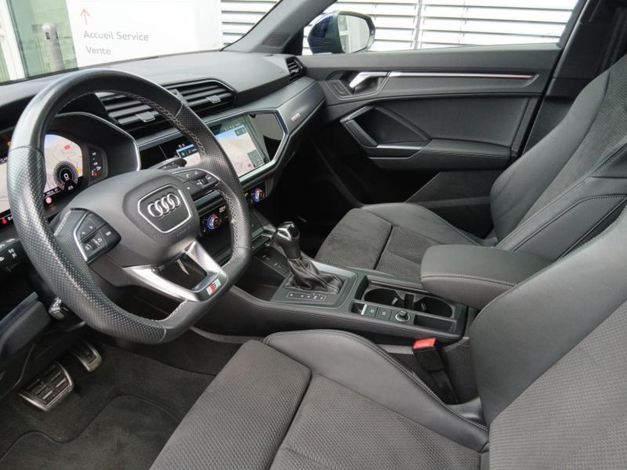 Audi Q3 S-line 40 TDI quattro s-tronic (2021) - Photo 9