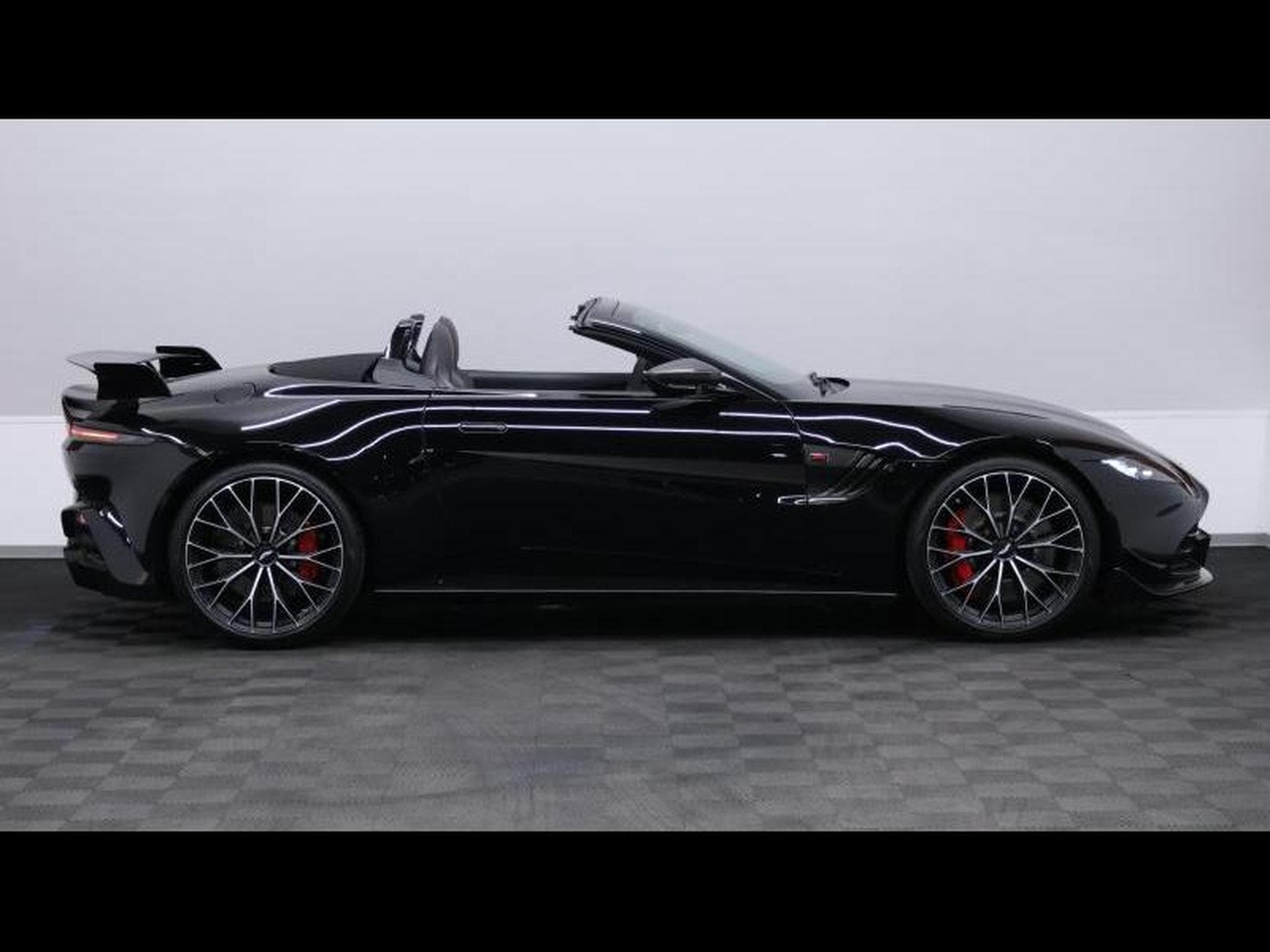 Aston-Martin V8 Vantage Roadster F1 Edition (2022) - Foto 10