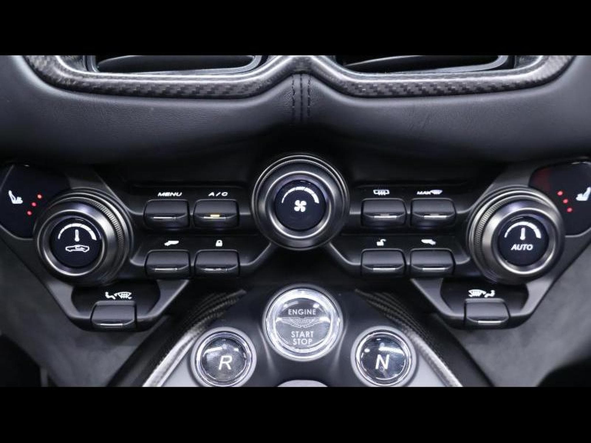 Aston-Martin V8 Vantage Roadster F1 Edition (2022) - Foto 33