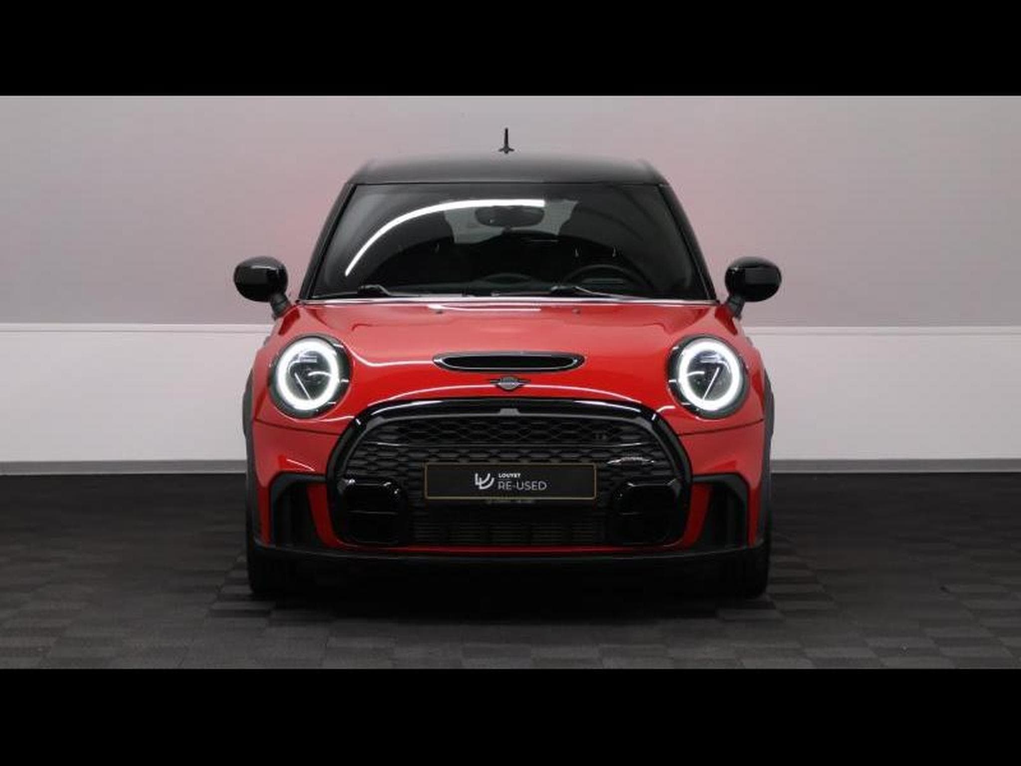 MINI Cooper 2.0 178 hatch JCW pack Steptronic (2021) - Photo 2