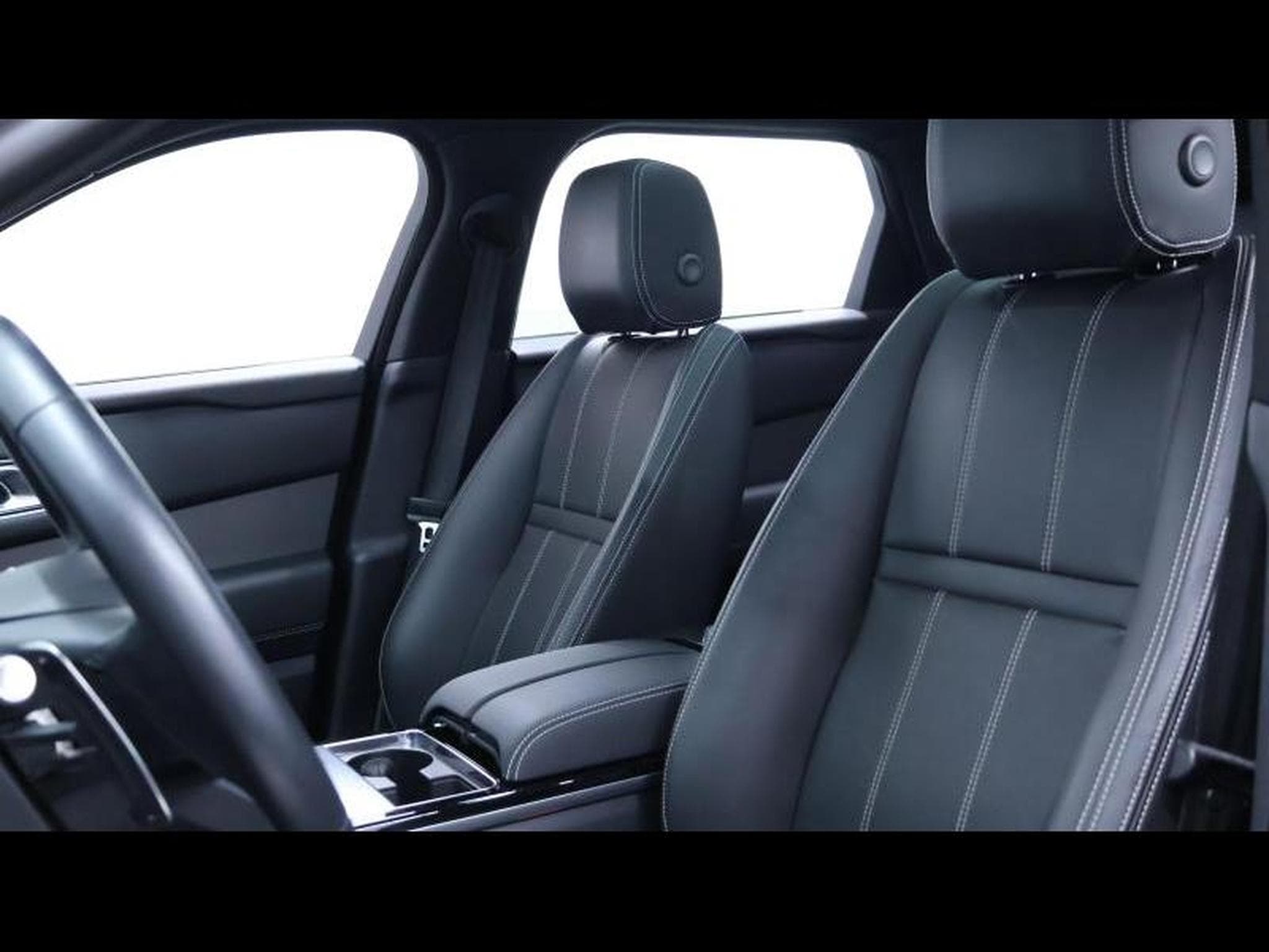 Land-Rover Range Rover Velar D200 S Auto AWD (2024) - Photo 17