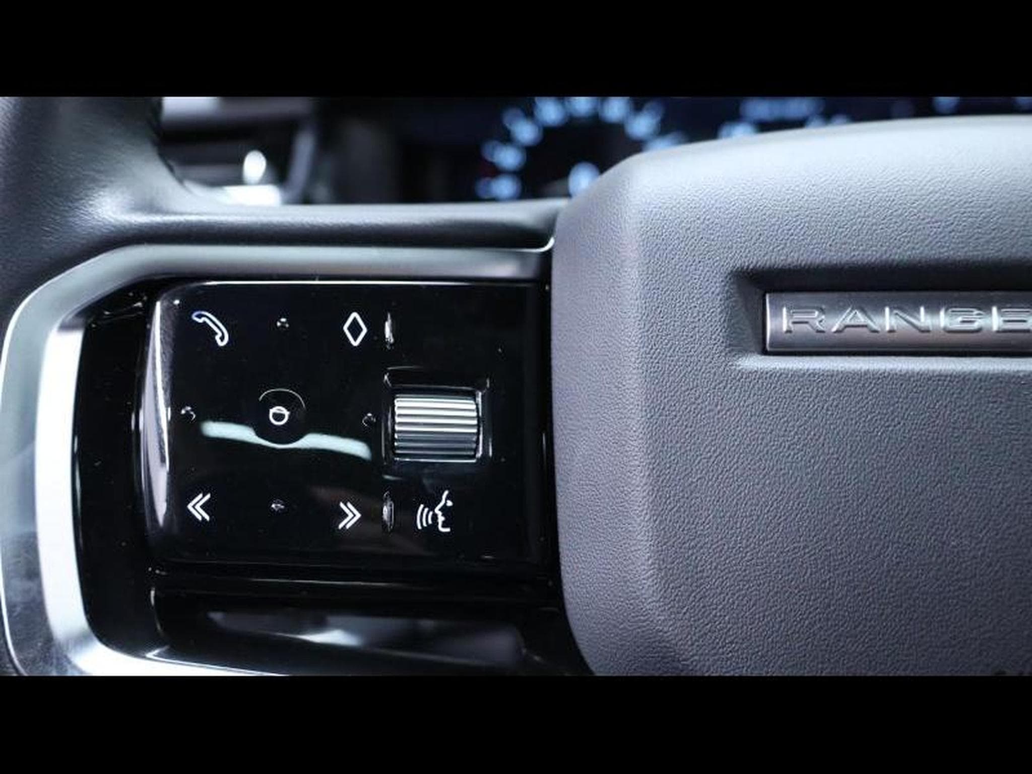 Land-Rover Range Rover Velar D200 S Auto AWD (2024) - Photo 24