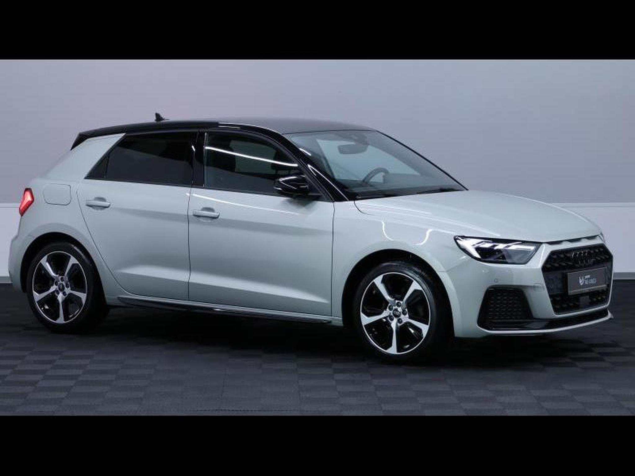 Audi A1 Sportback 30 TFSI S-Line S-tronic (2023) - Photo 3