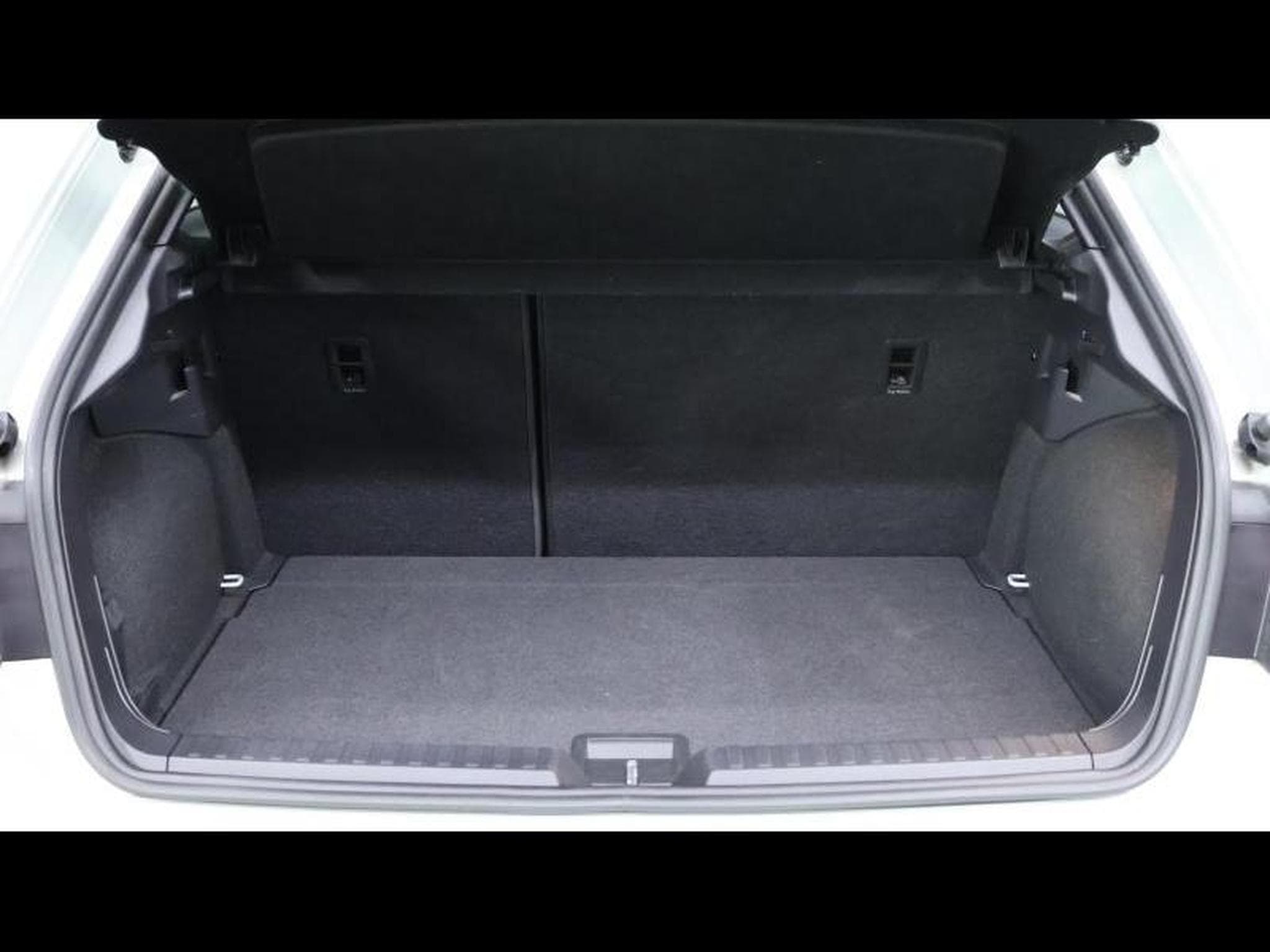 Audi A1 Sportback 30 TFSI S-Line S-tronic (2023) - Photo 8
