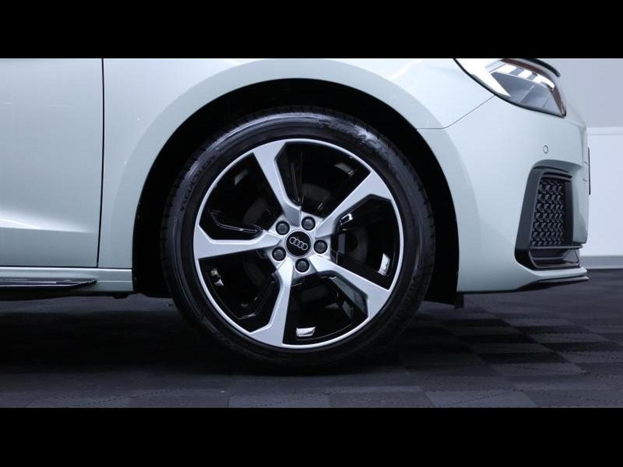 Audi A1 Sportback 30 TFSI S-Line S-tronic (2023) - Photo 11