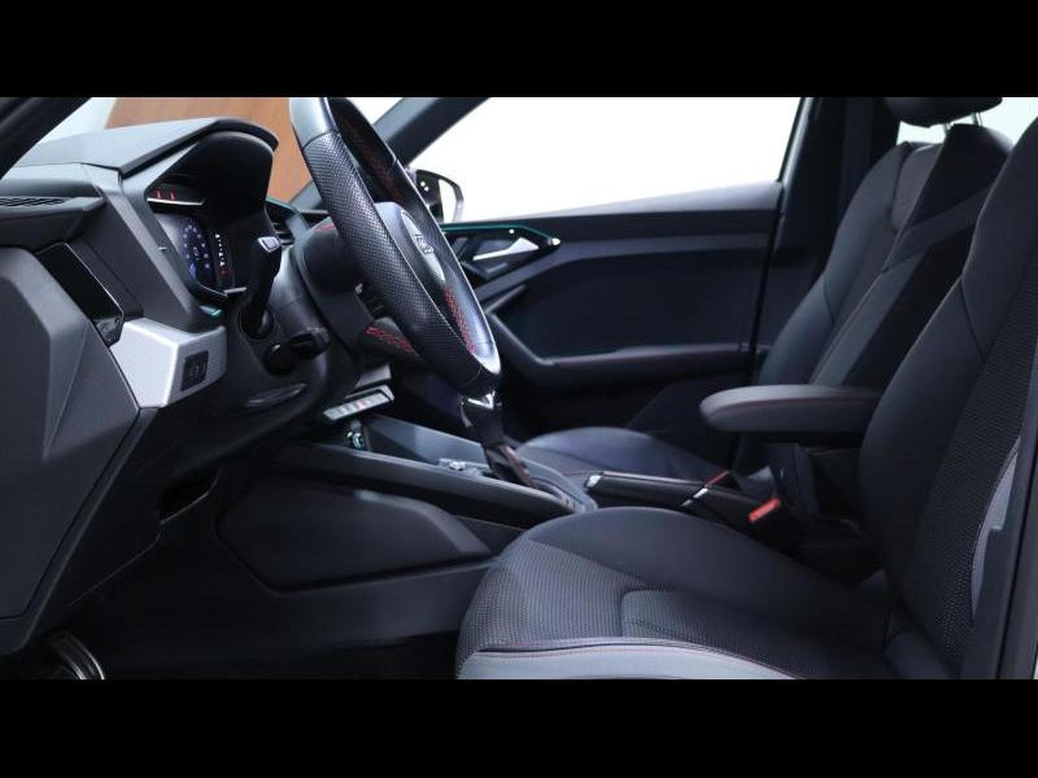 Audi A1 Sportback 30 TFSI S-Line S-tronic (2023) - Photo 16
