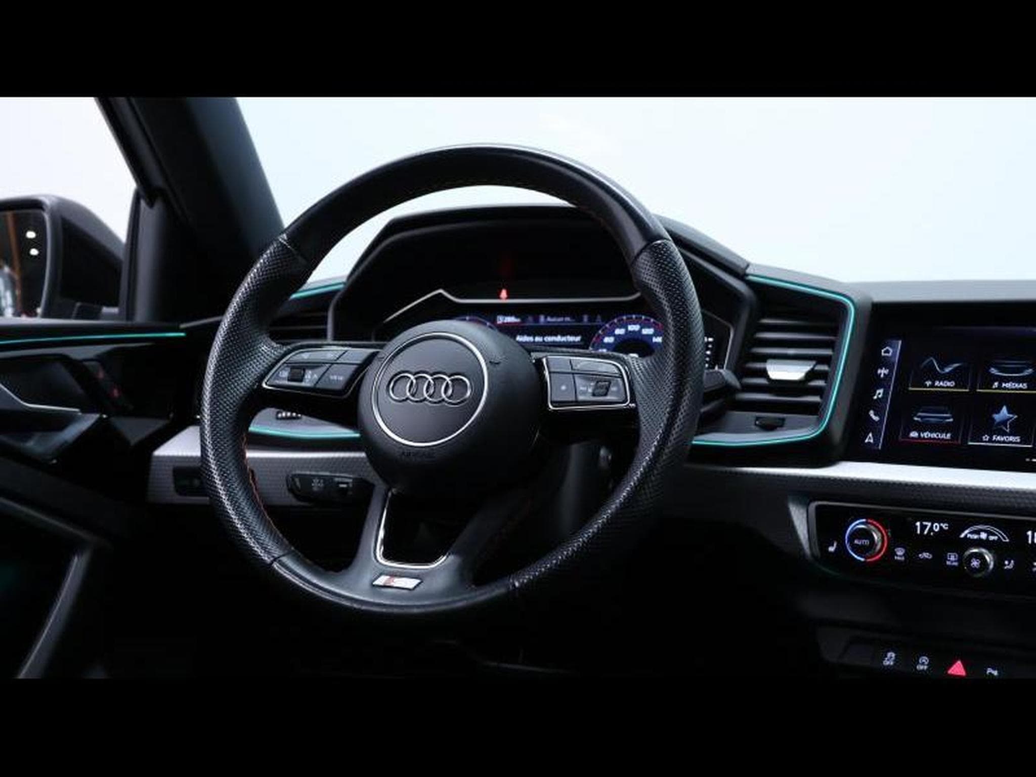 Audi A1 Sportback 30 TFSI S-Line S-tronic (2023) - Photo 23