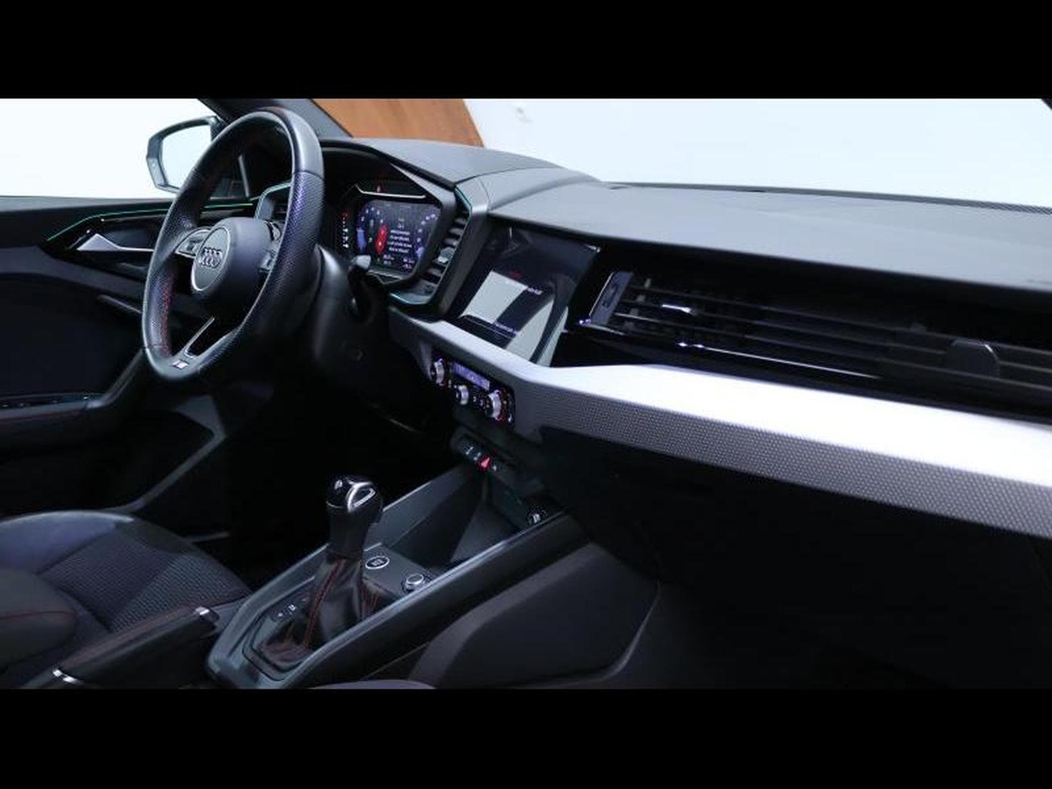 Audi A1 Sportback 30 TFSI S-Line S-tronic (2023) - Photo 22