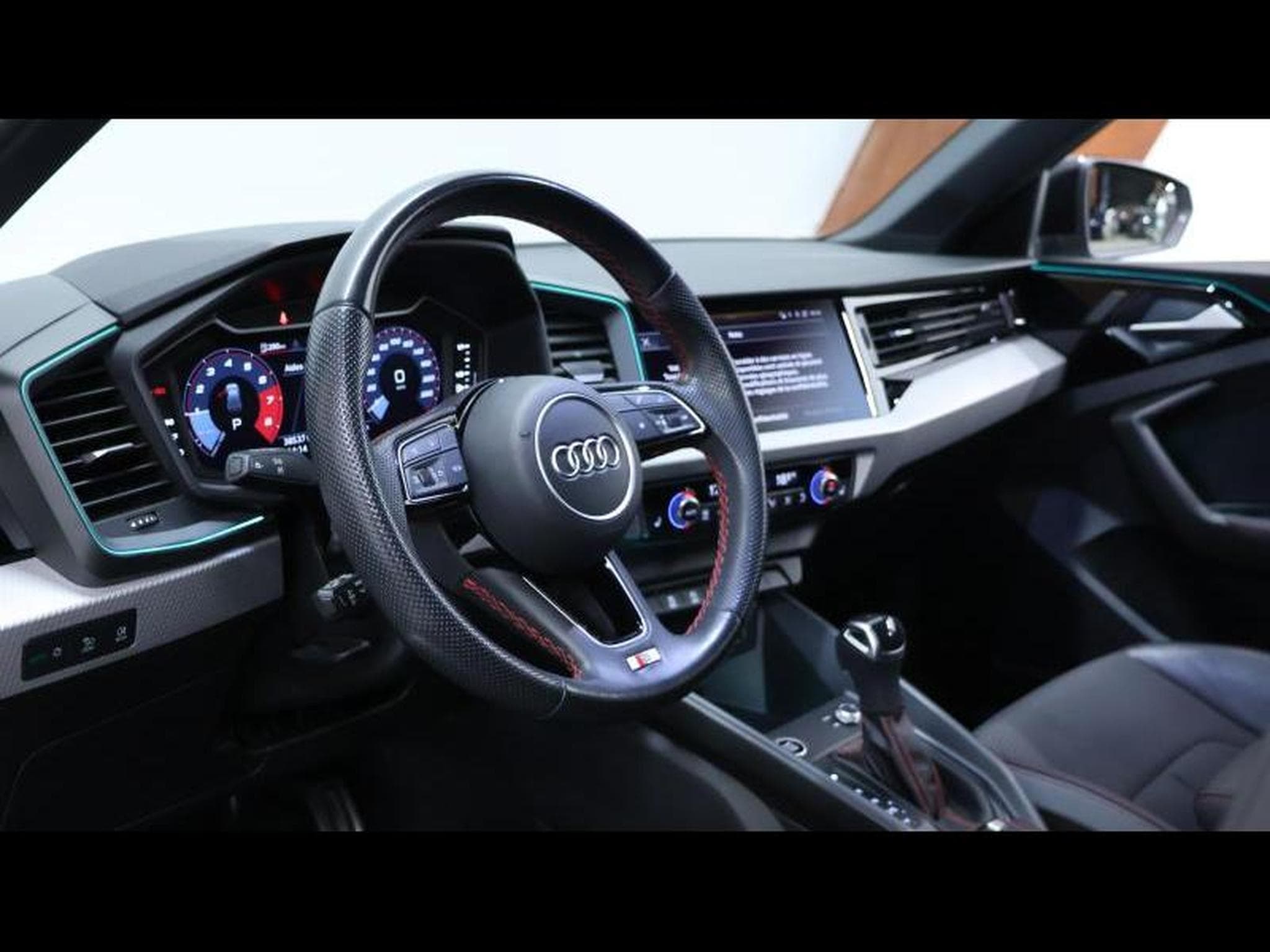 Audi A1 Sportback 30 TFSI S-Line S-tronic (2023) - Photo 20