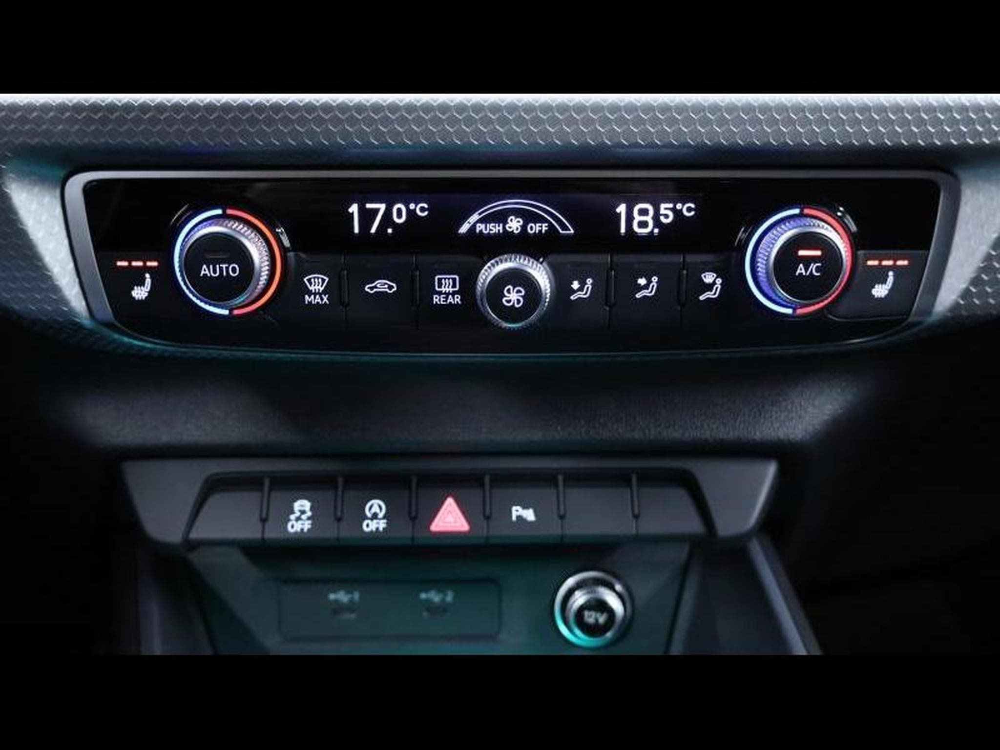 Audi A1 Sportback 30 TFSI S-Line S-tronic (2023) - Photo 27