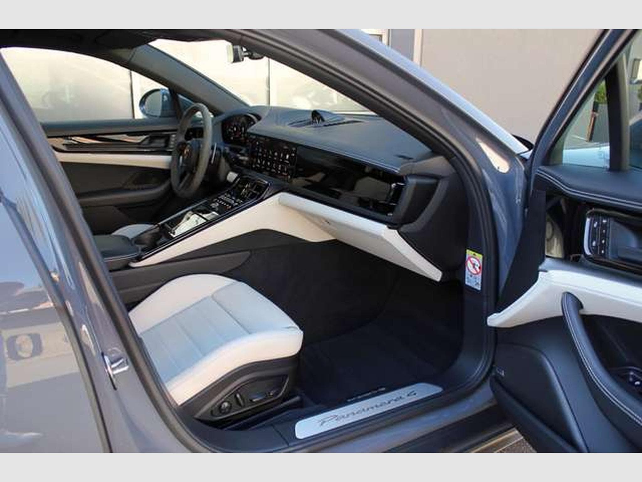 Porsche Panamera Panamera 4 E-Hybrid*ACC,Head-Up,Sitzlüft,14-Wege (2025) - Foto 7