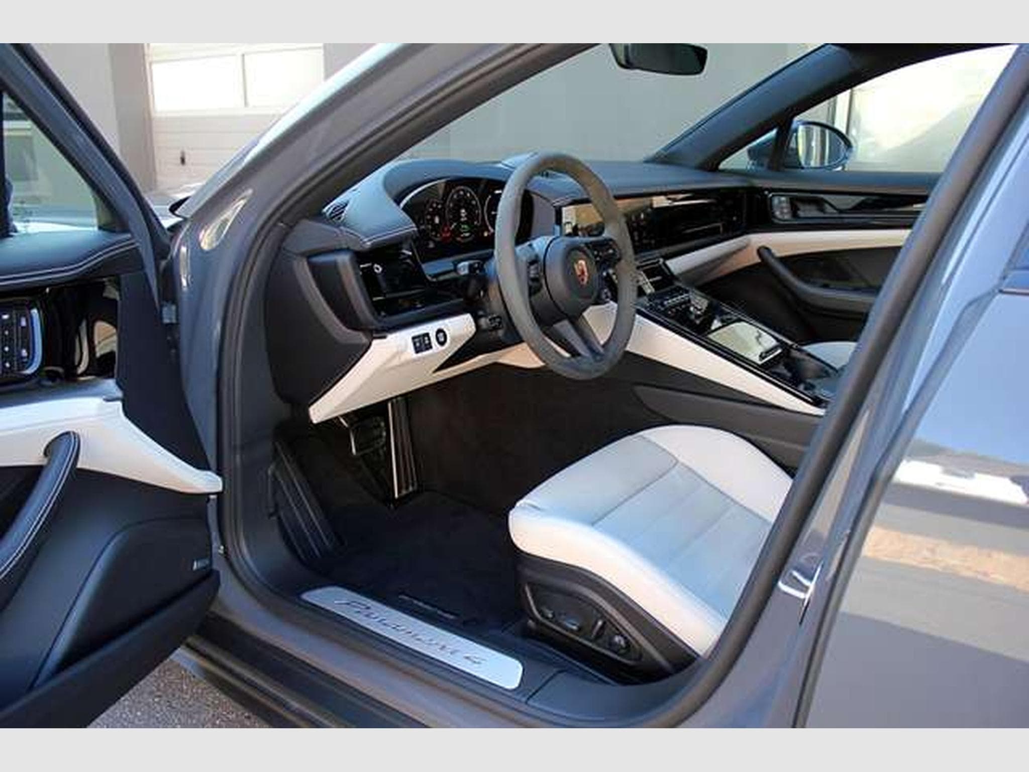 Porsche Panamera Panamera 4 E-Hybrid*ACC,Head-Up,Sitzlüft,14-Wege (2025) - Foto 5