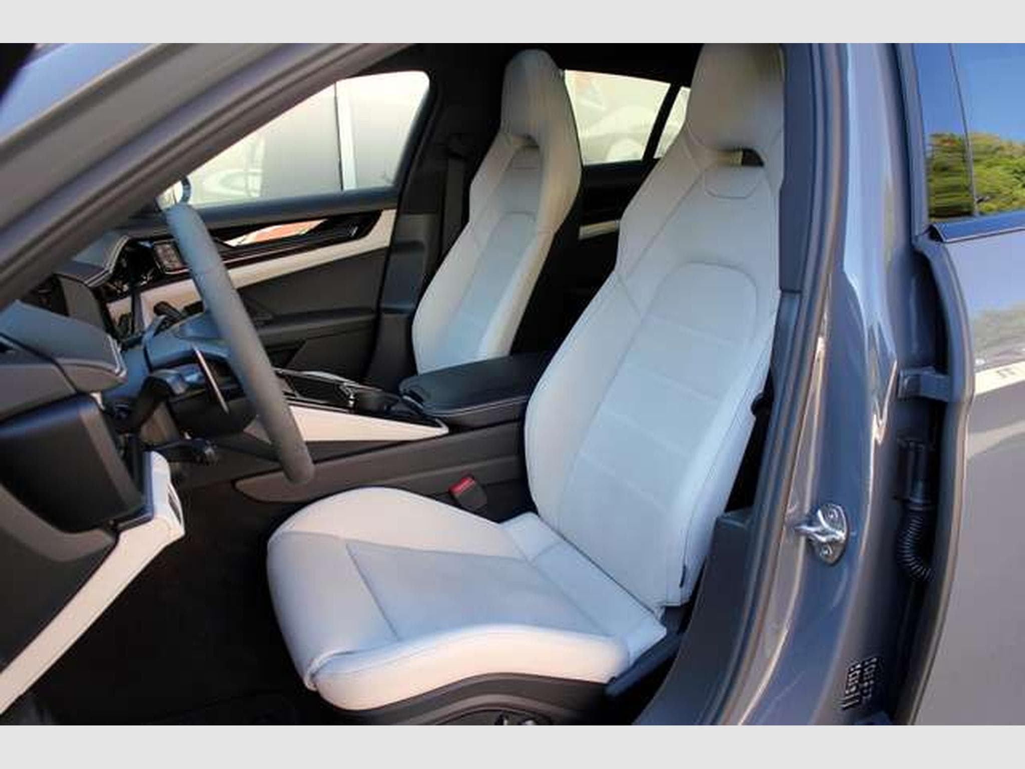 Porsche Panamera Panamera 4 E-Hybrid*ACC,Head-Up,Sitzlüft,14-Wege (2025) - Foto 6